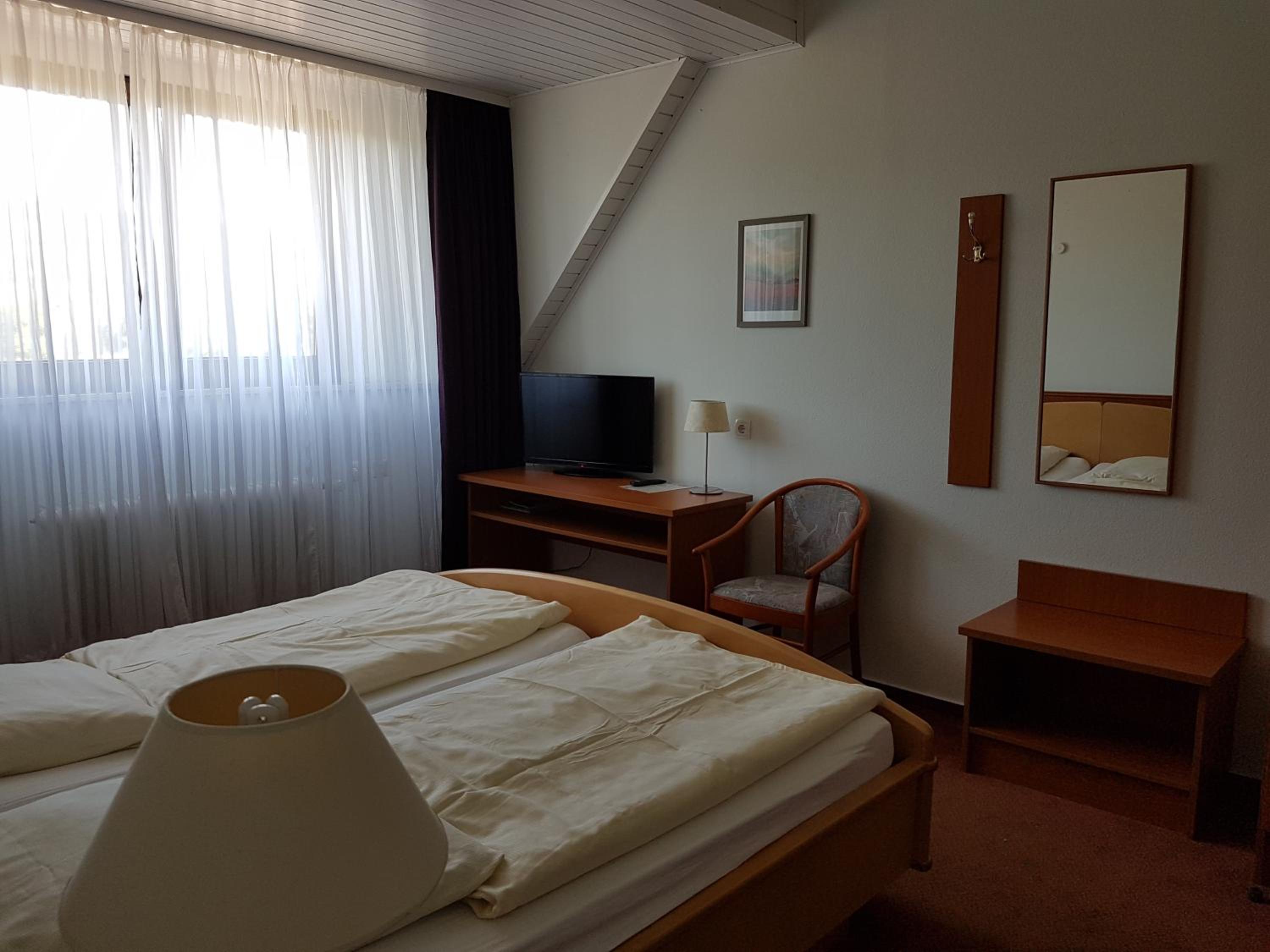 Double Room - Photo 10
