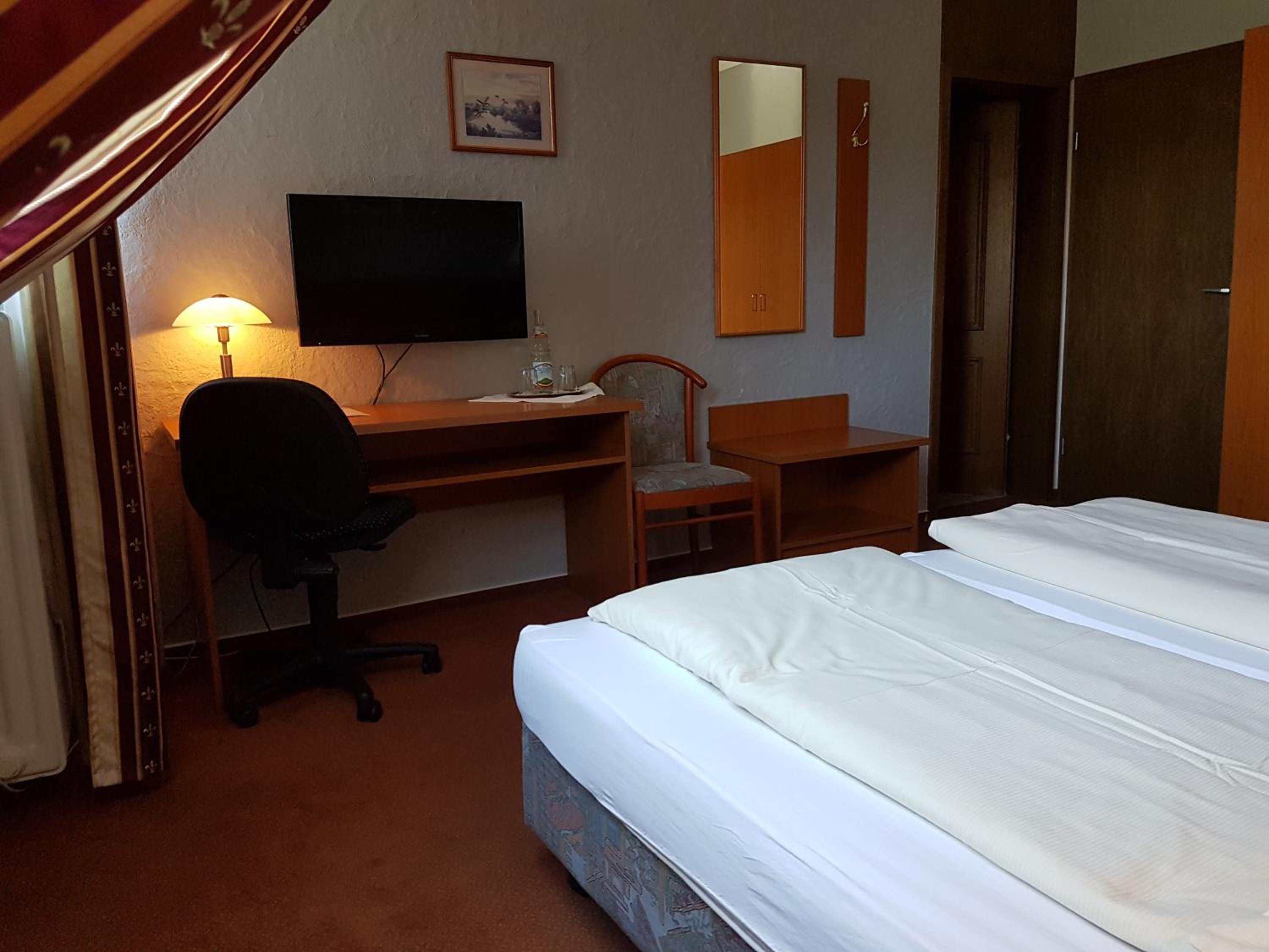 Double Room - Photo 11