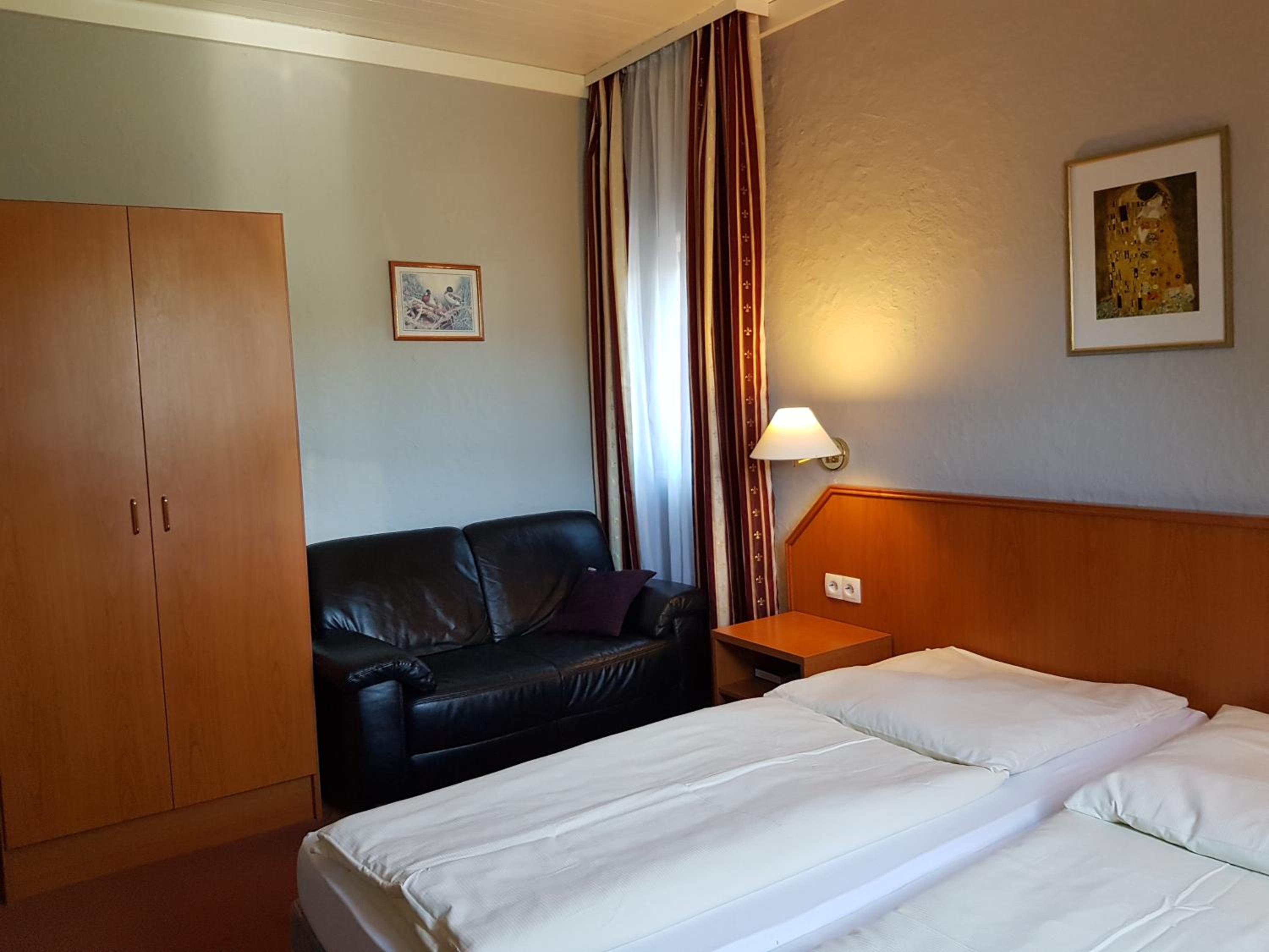 Double Room - Photo 12