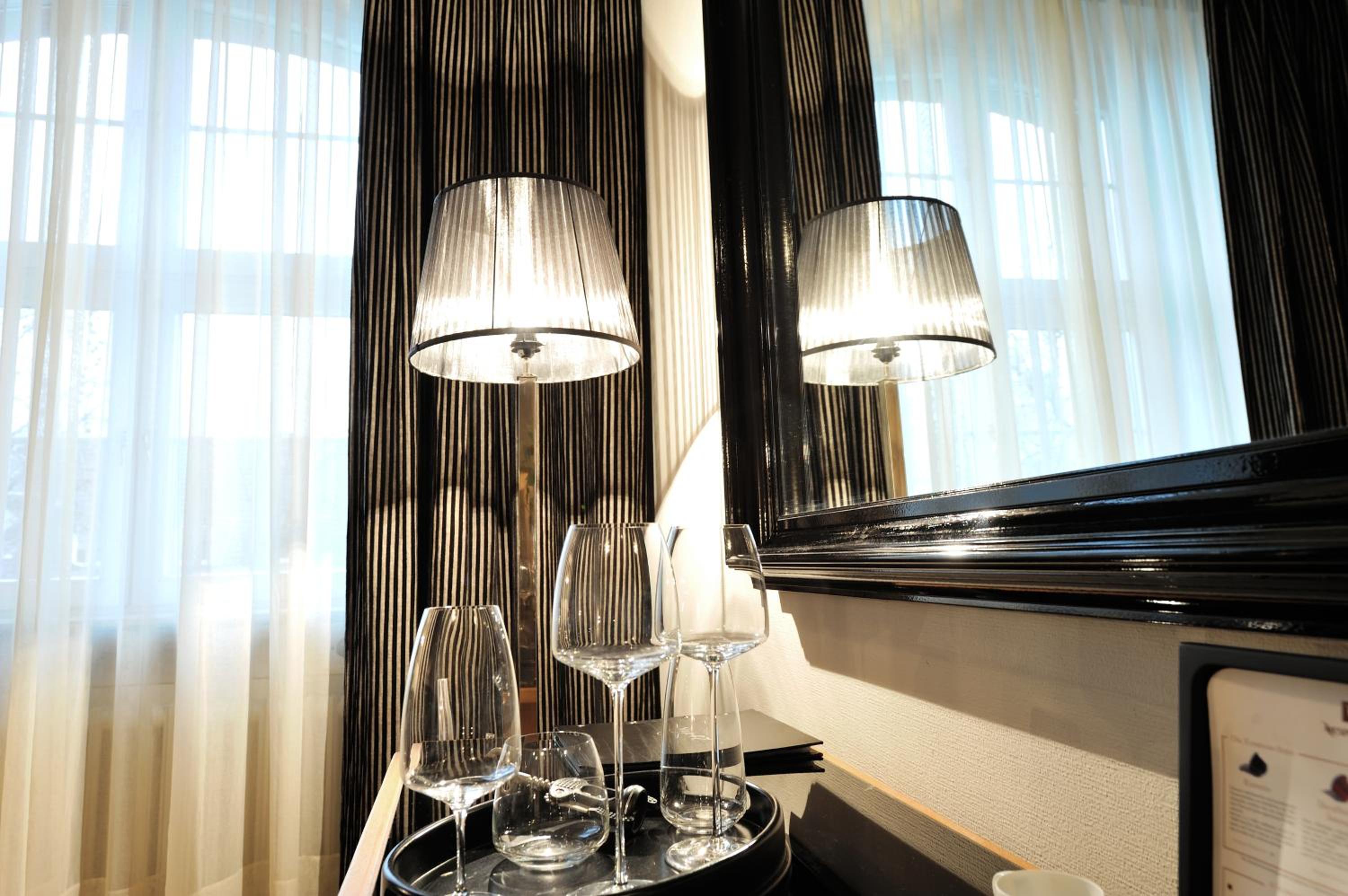 Deluxe Double Room - Photo 13