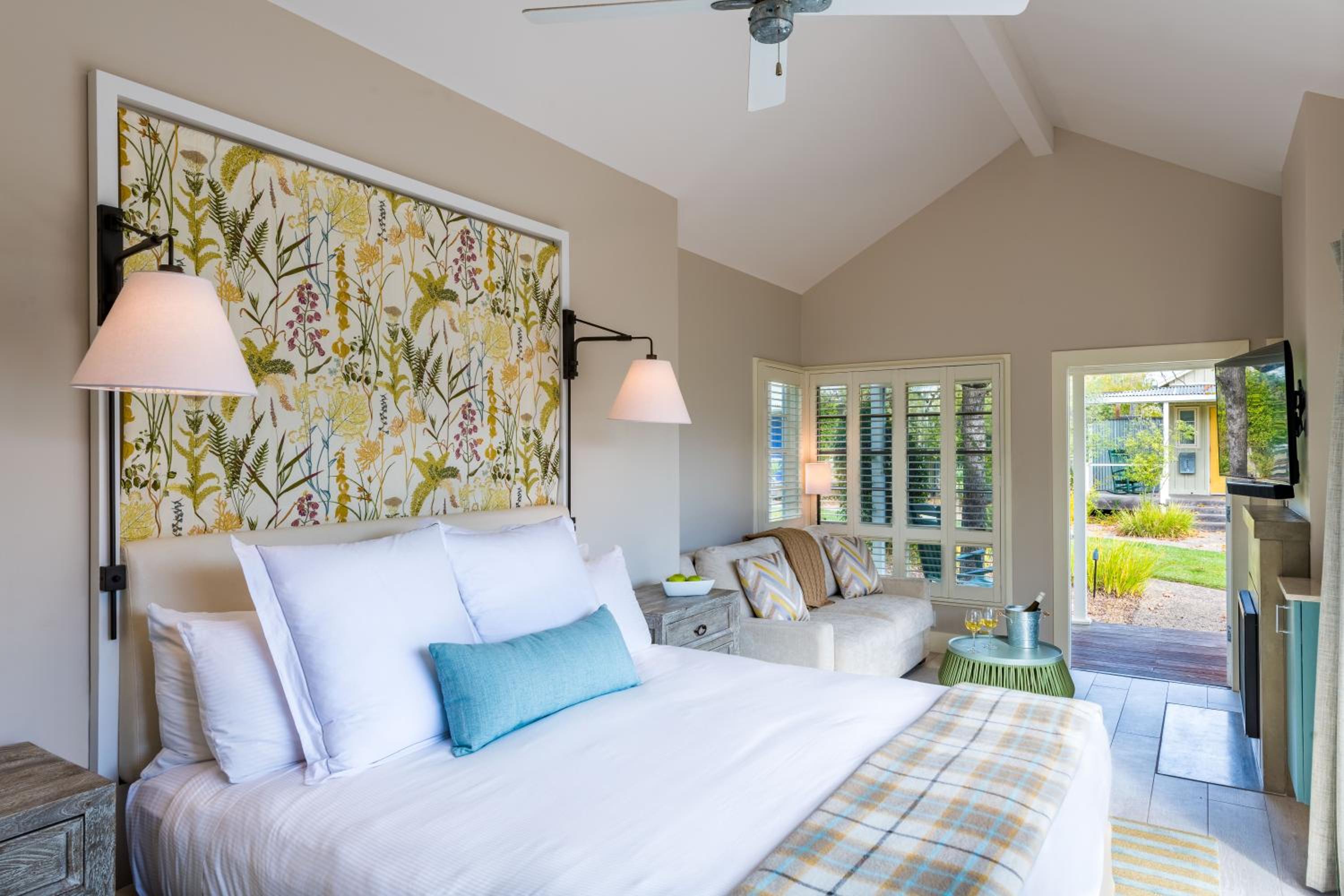 Premier Cottage with Garden View