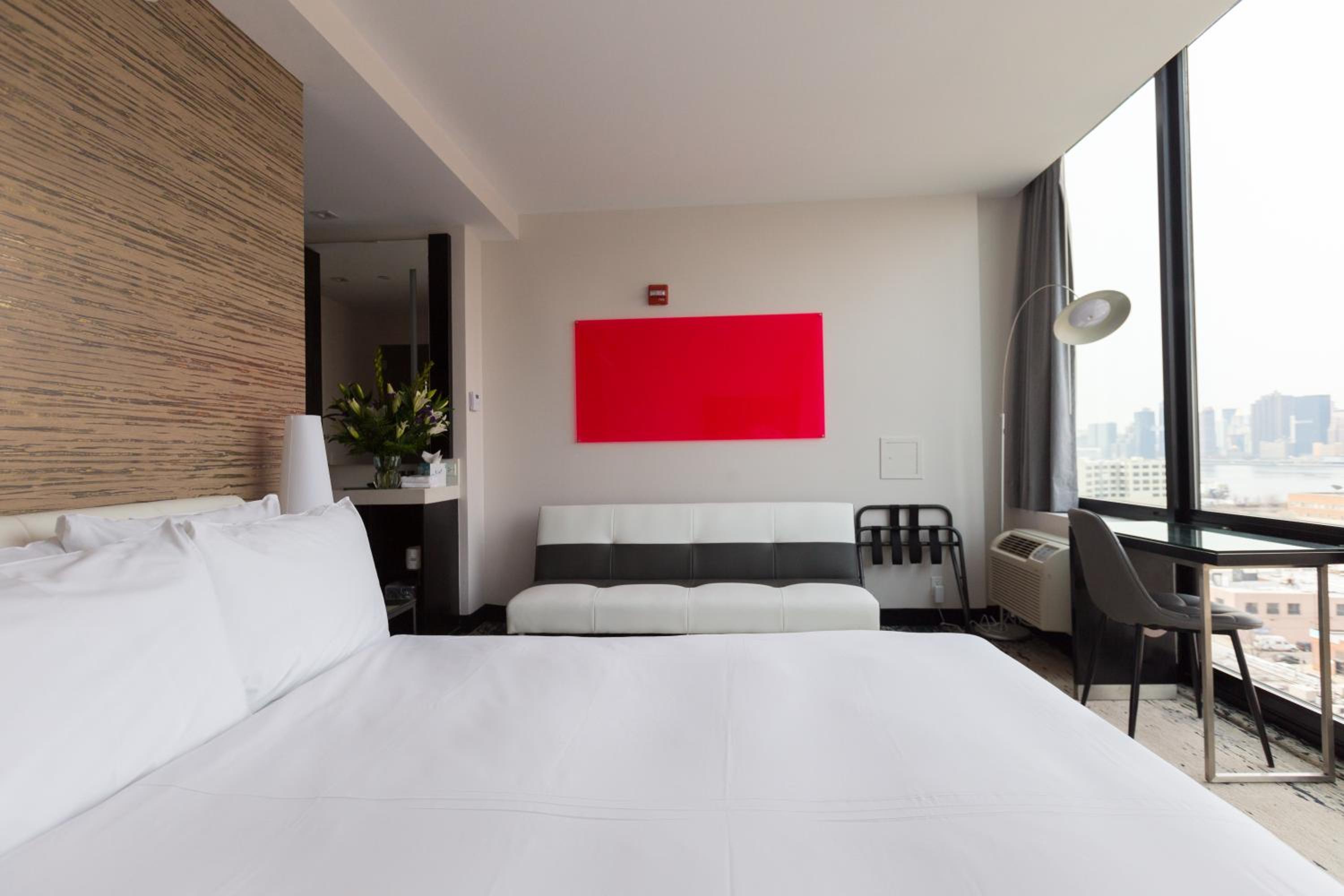 Standard King Room - Photo 4