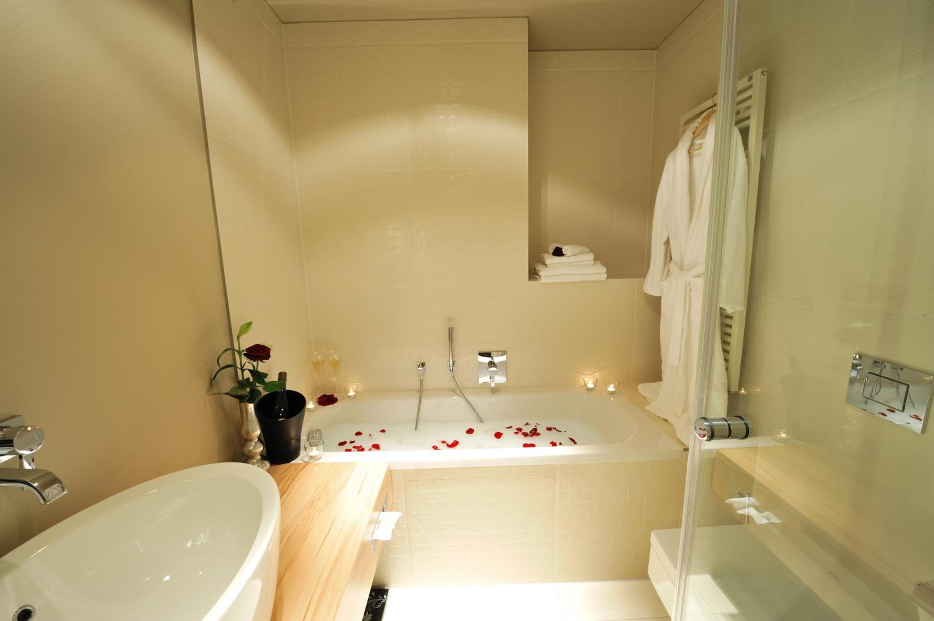 Executive Double Room - Photo 15