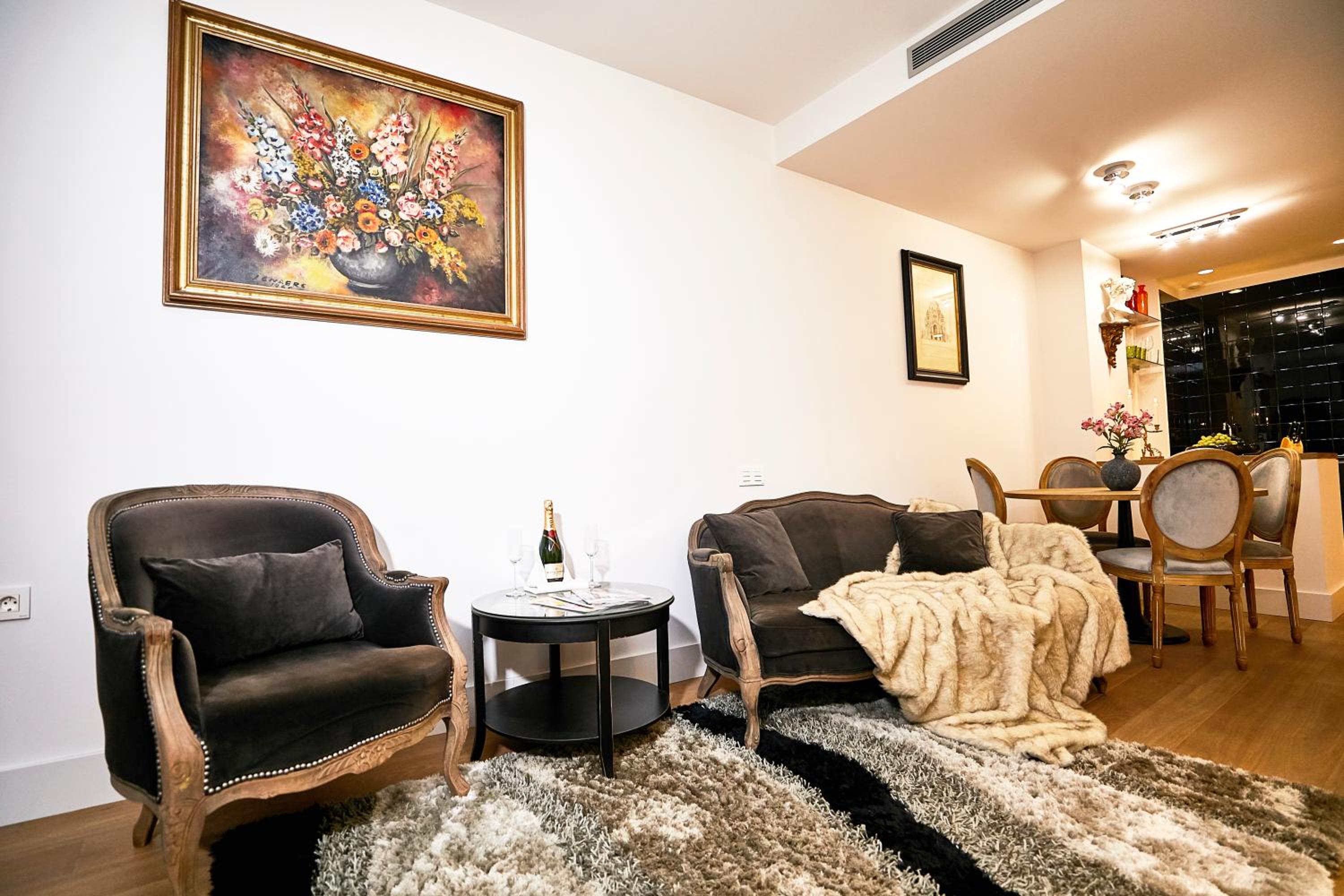Apartamento de dos habitaciones superior - Ciutat Vella