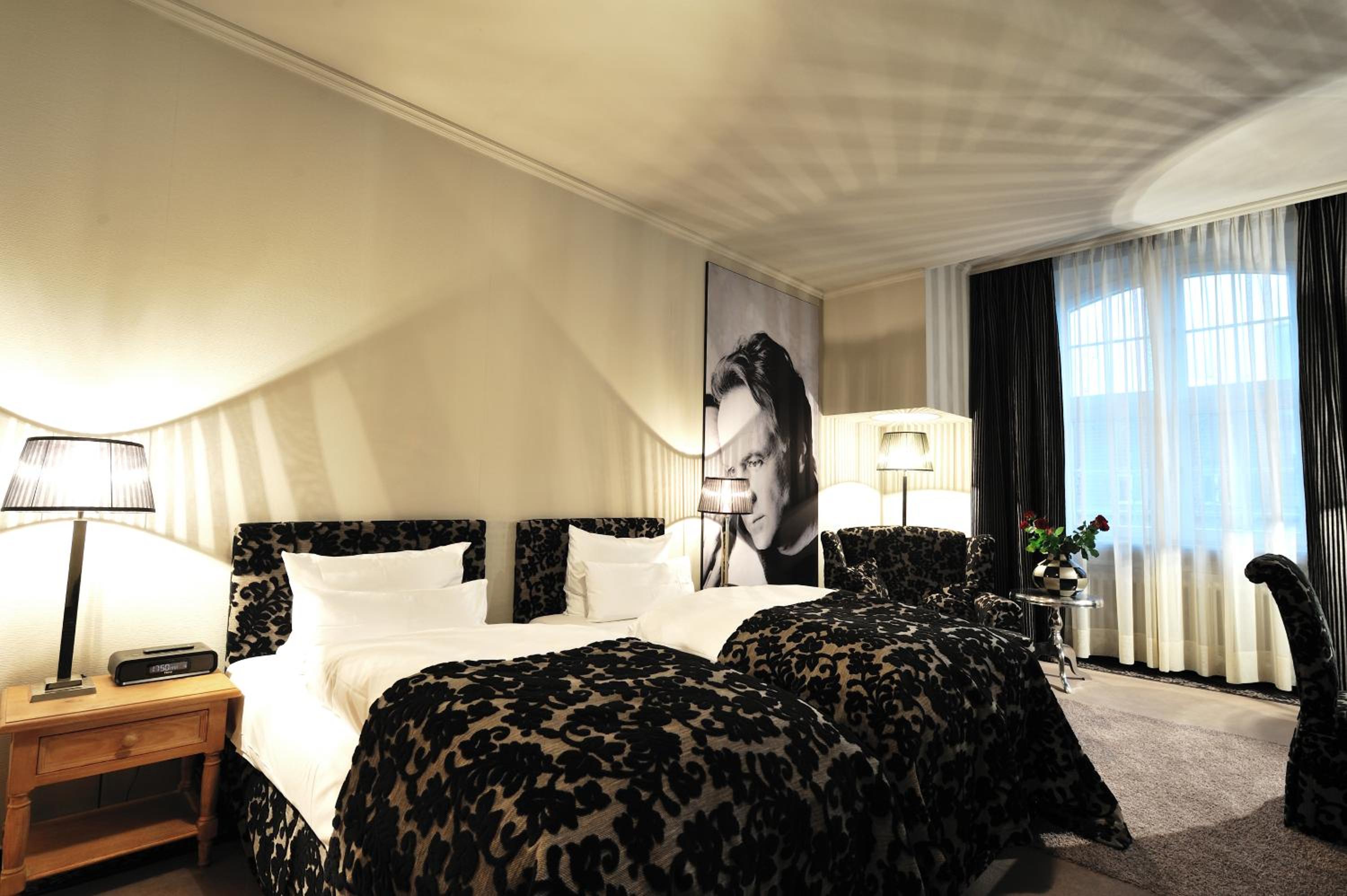 Deluxe Double Room - Photo 12