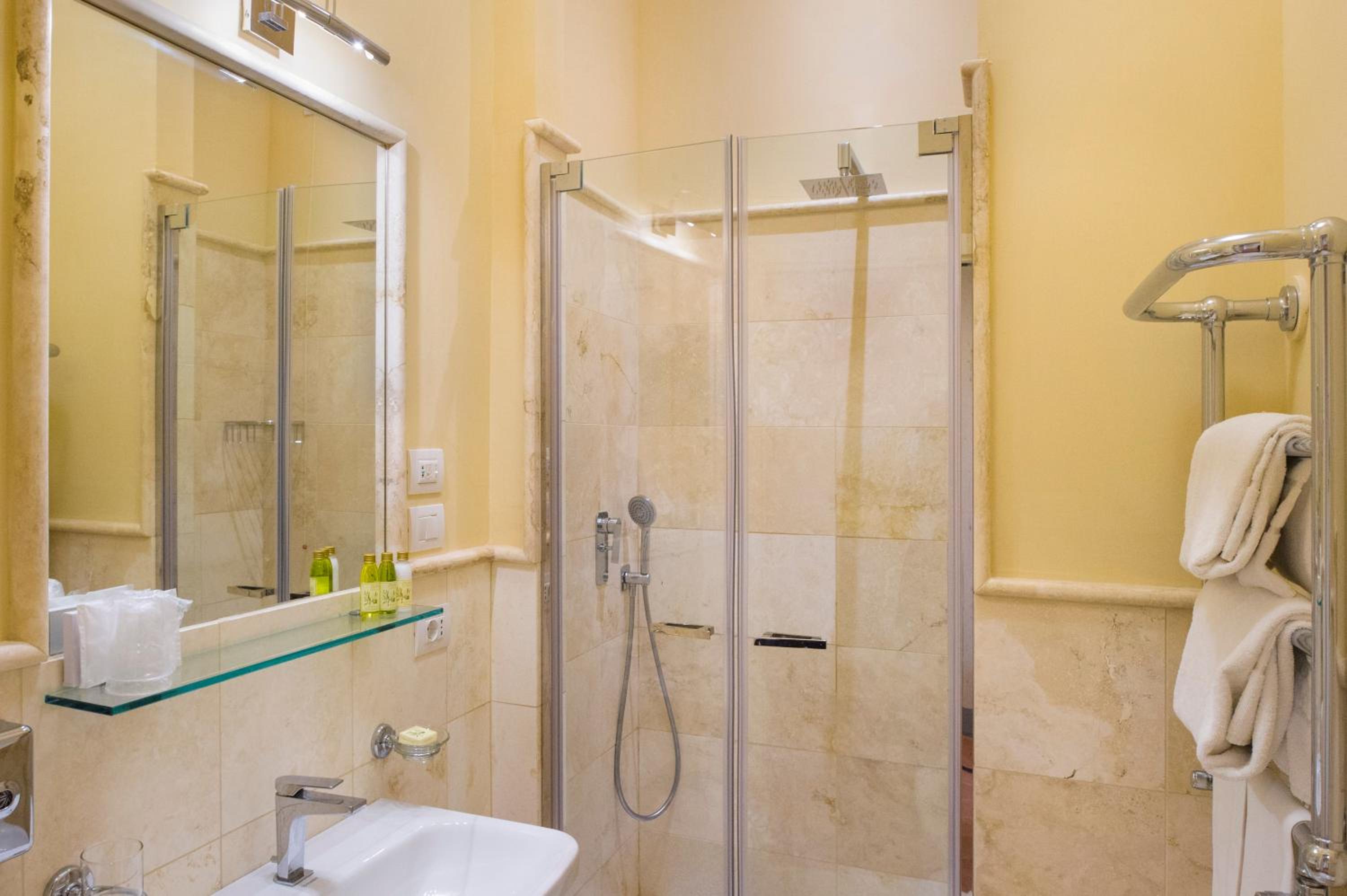 Standard Double with Garden View - Photo 7