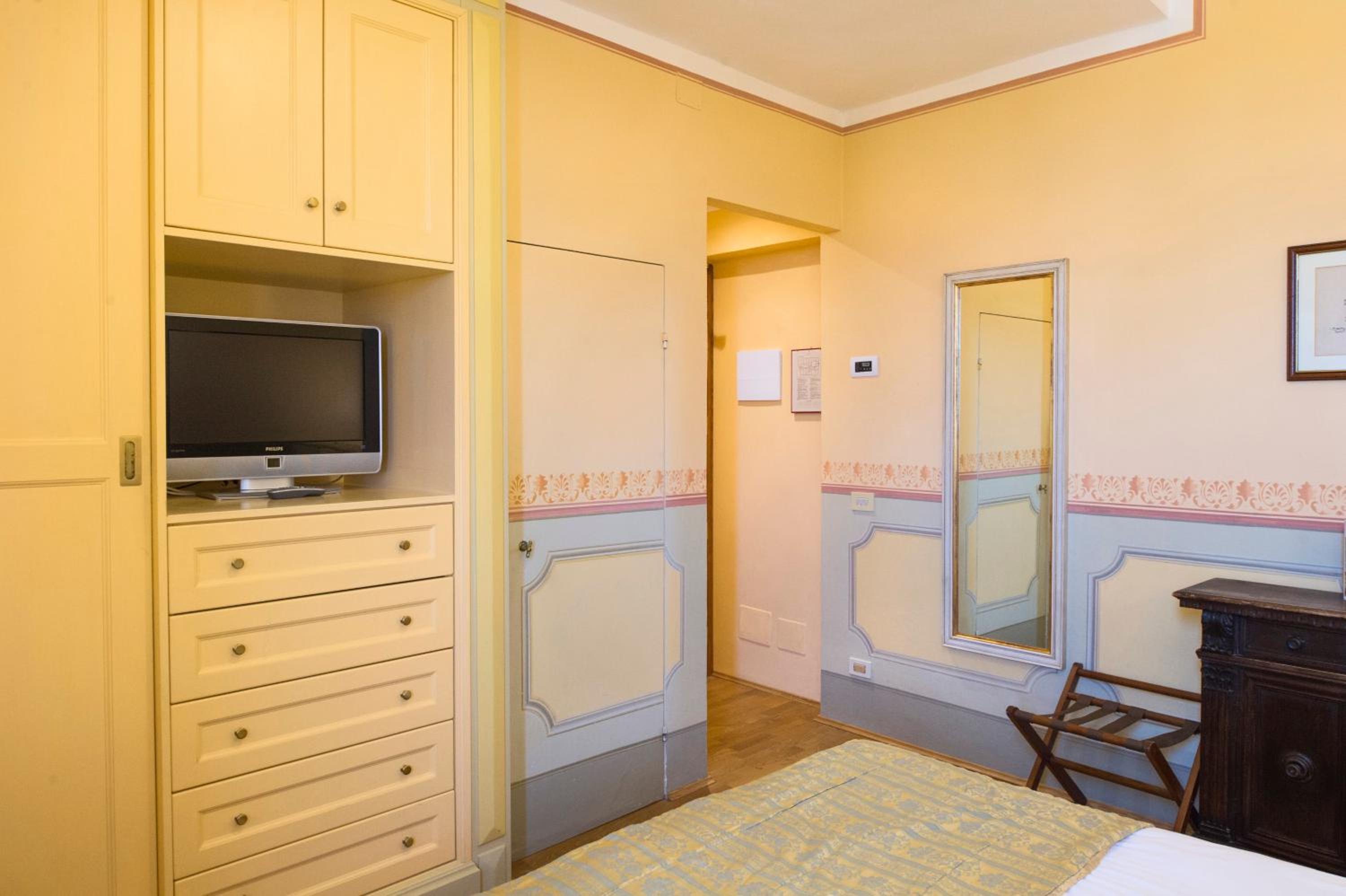 Standard Double Room - Photo 1