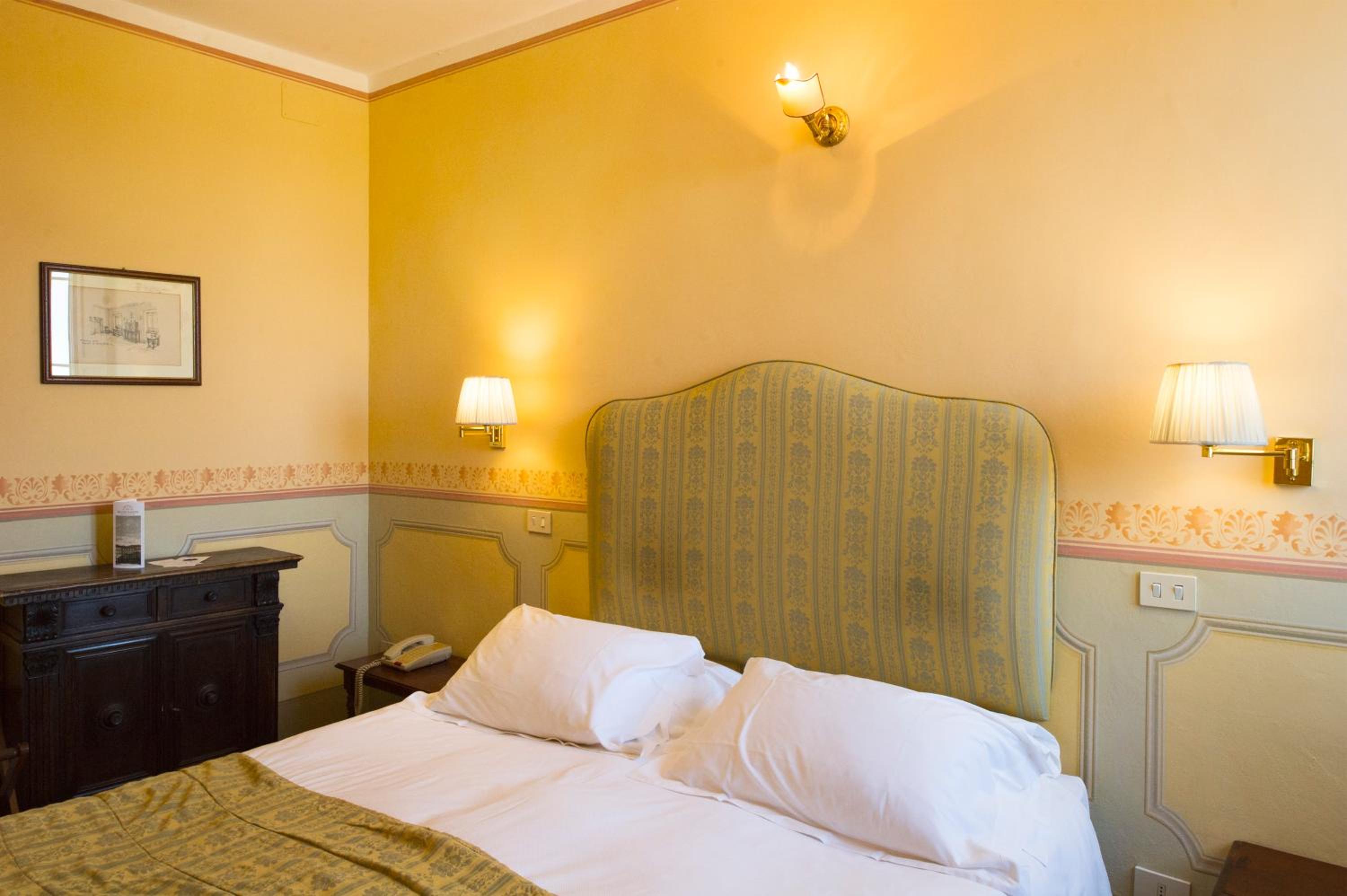 Standard Double Room - Photo 5