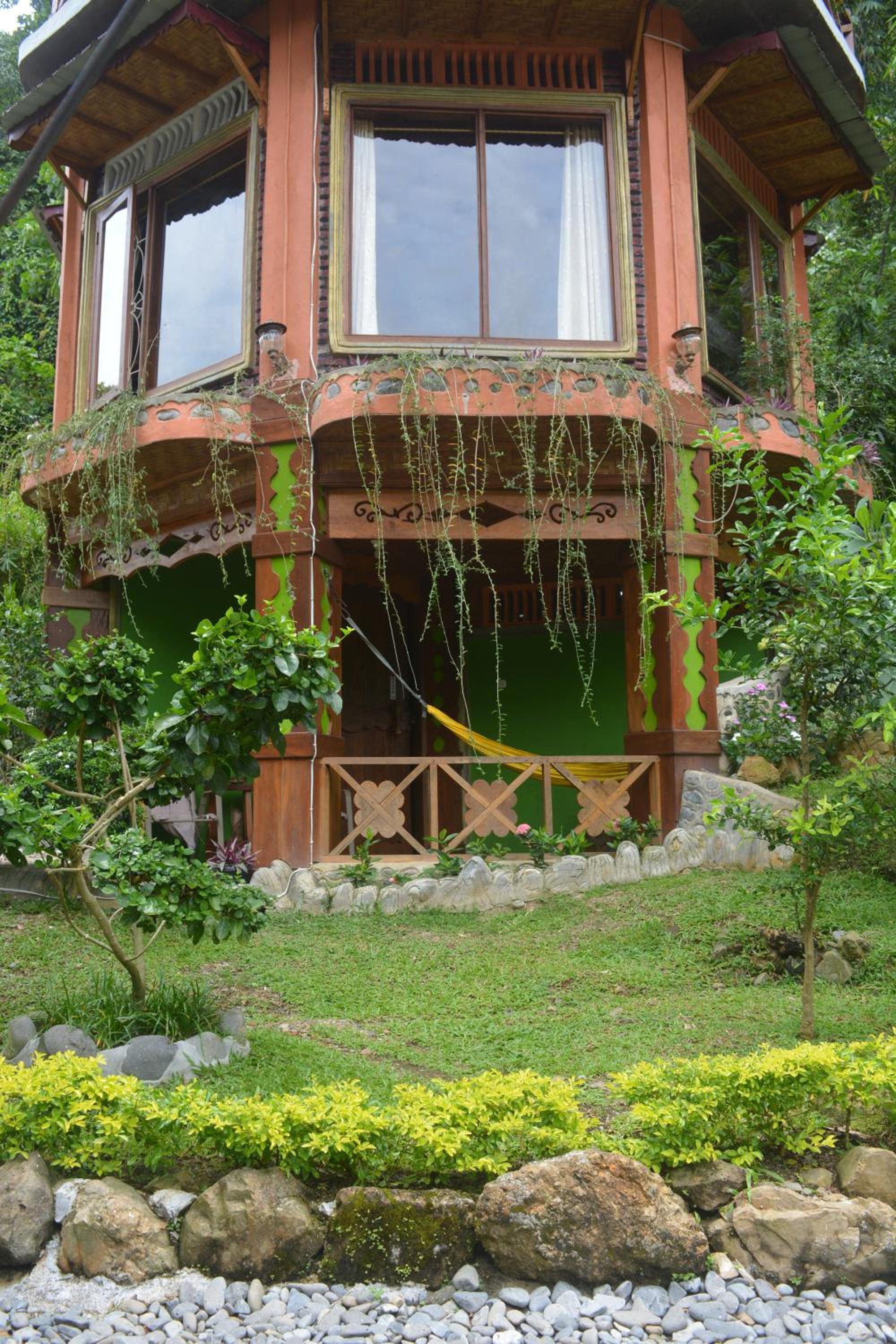 Superior Bungalow - Photo 2