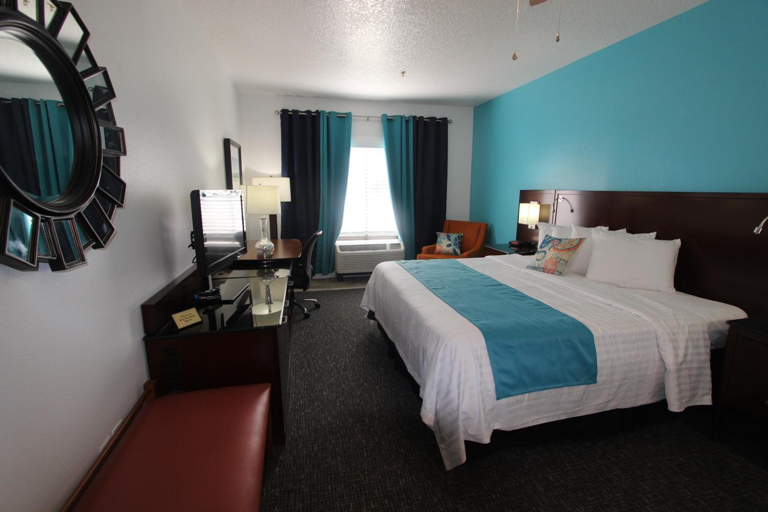 Premium King Suite with Spa Bath - Photo 2