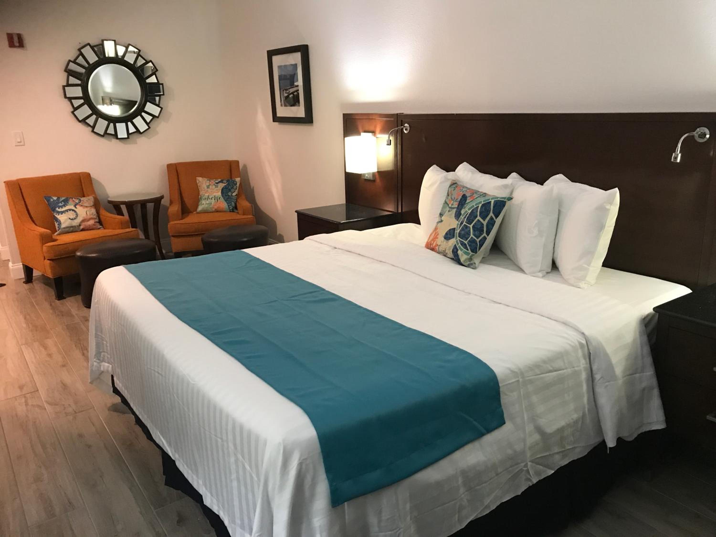 Deluxe King Room - Main Level