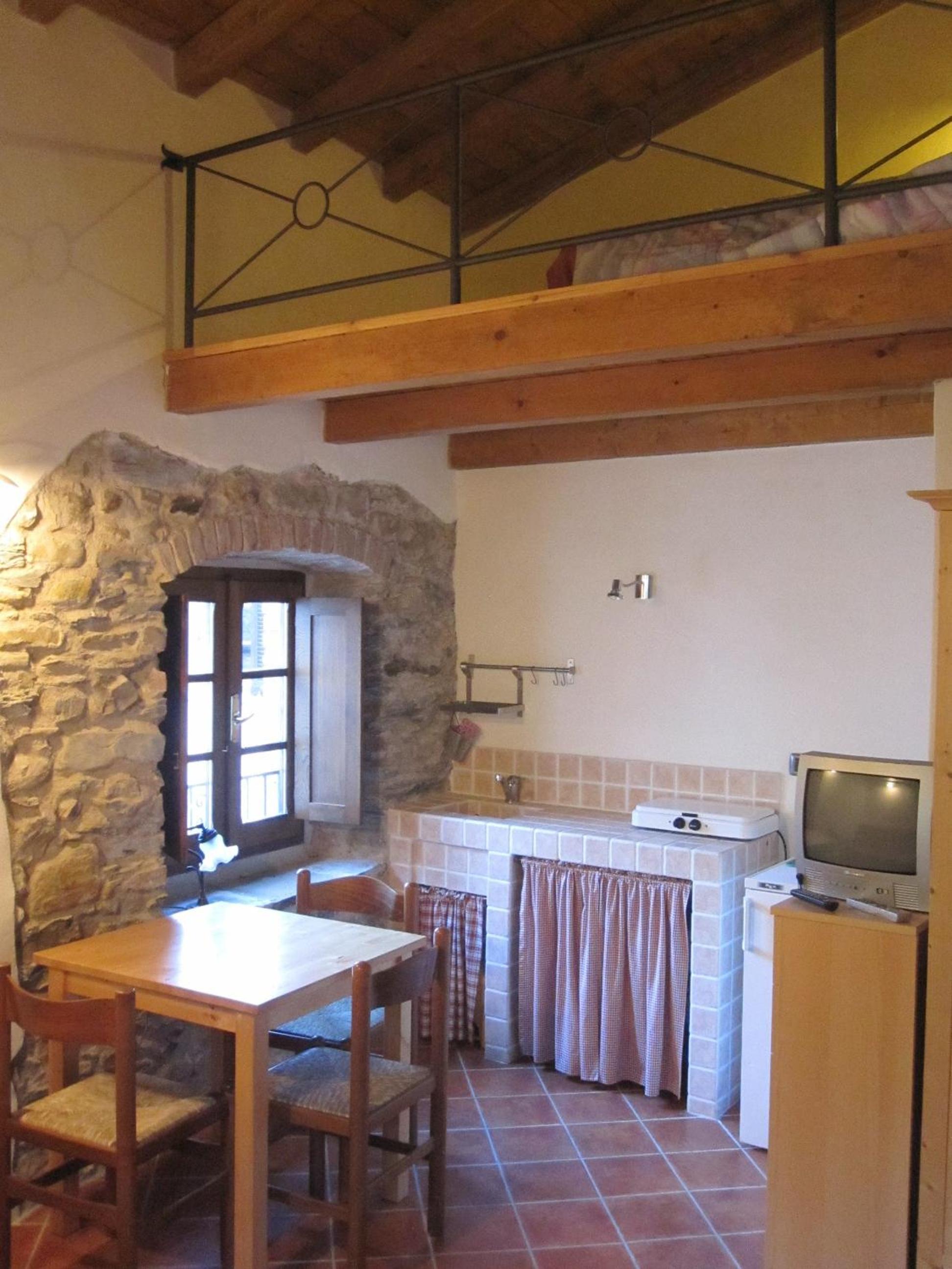Studio - Split Level photo 1