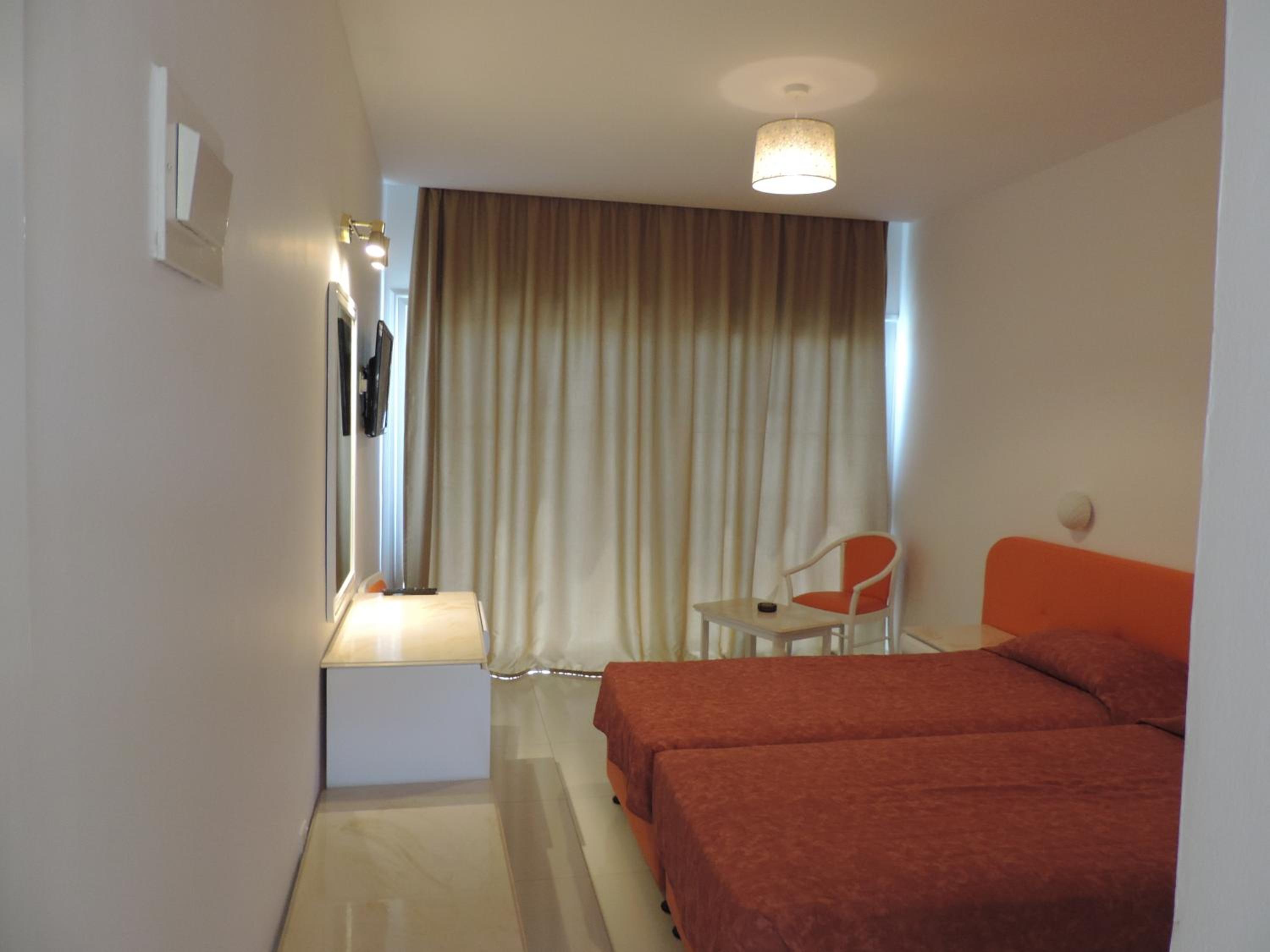Standard Room with Inland View - Photo 3
