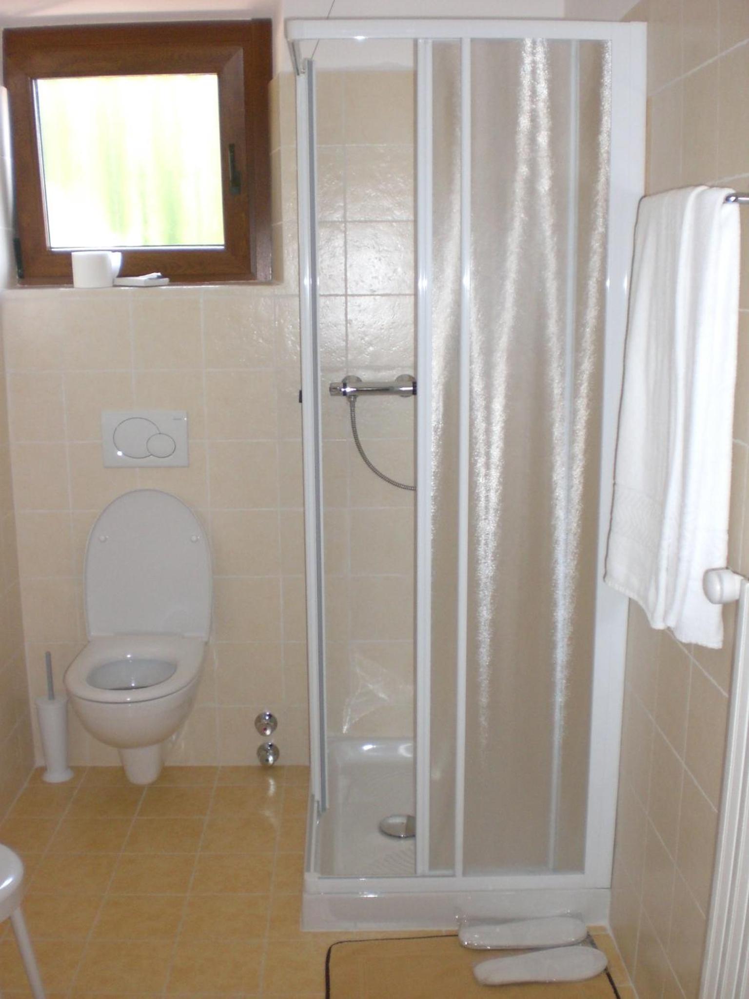 Double or Twin Room - Photo 9