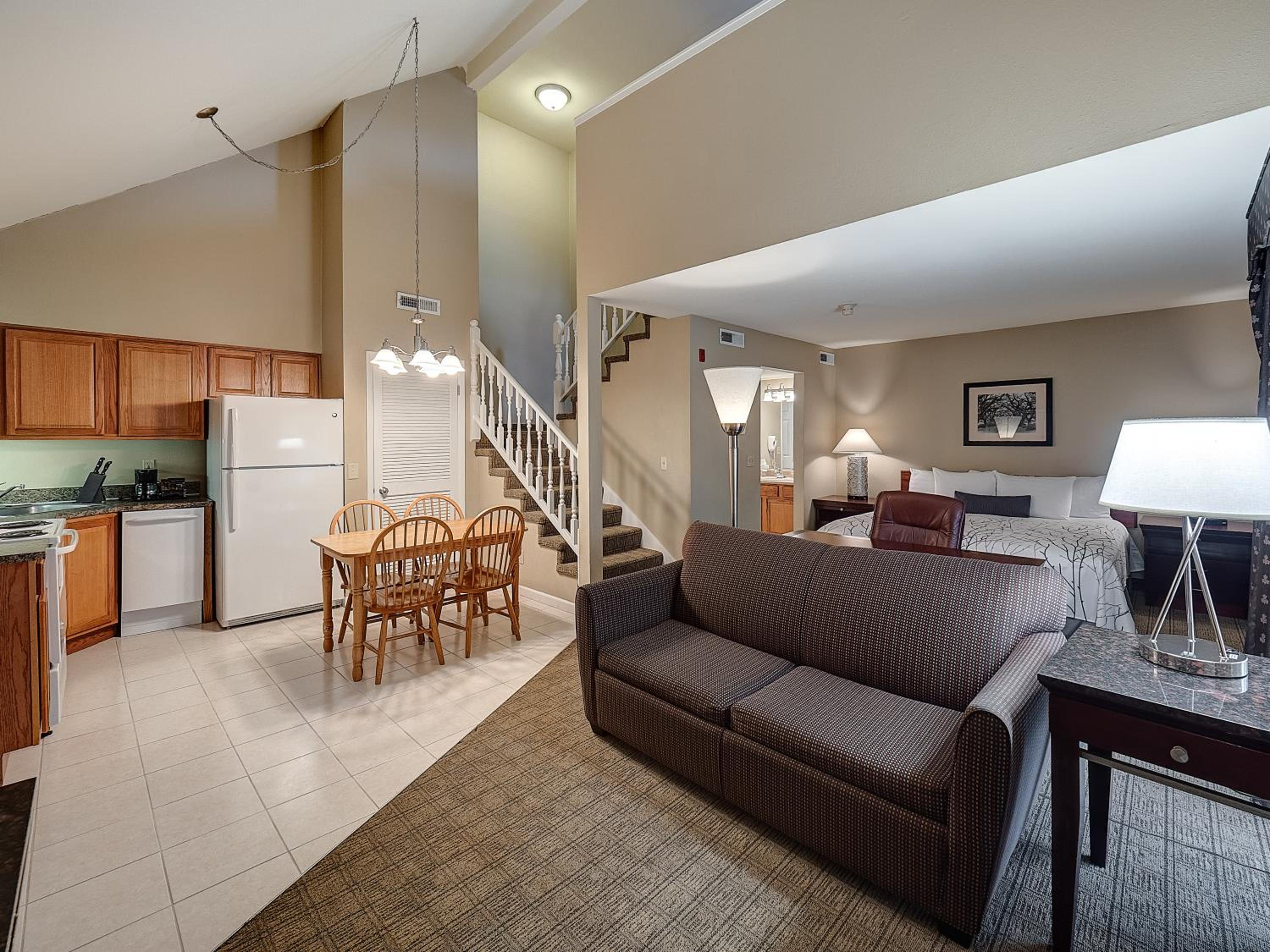King room with loft