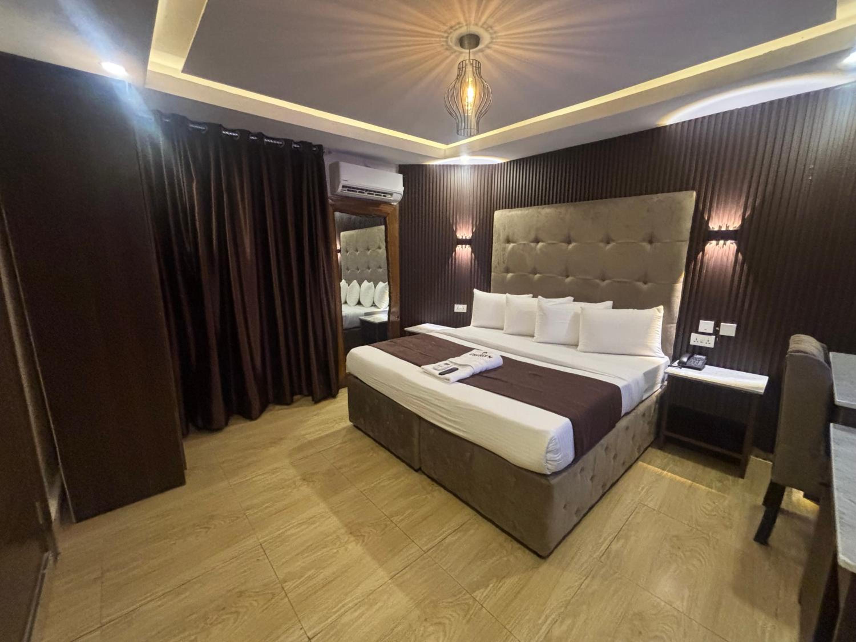 Superior King Room