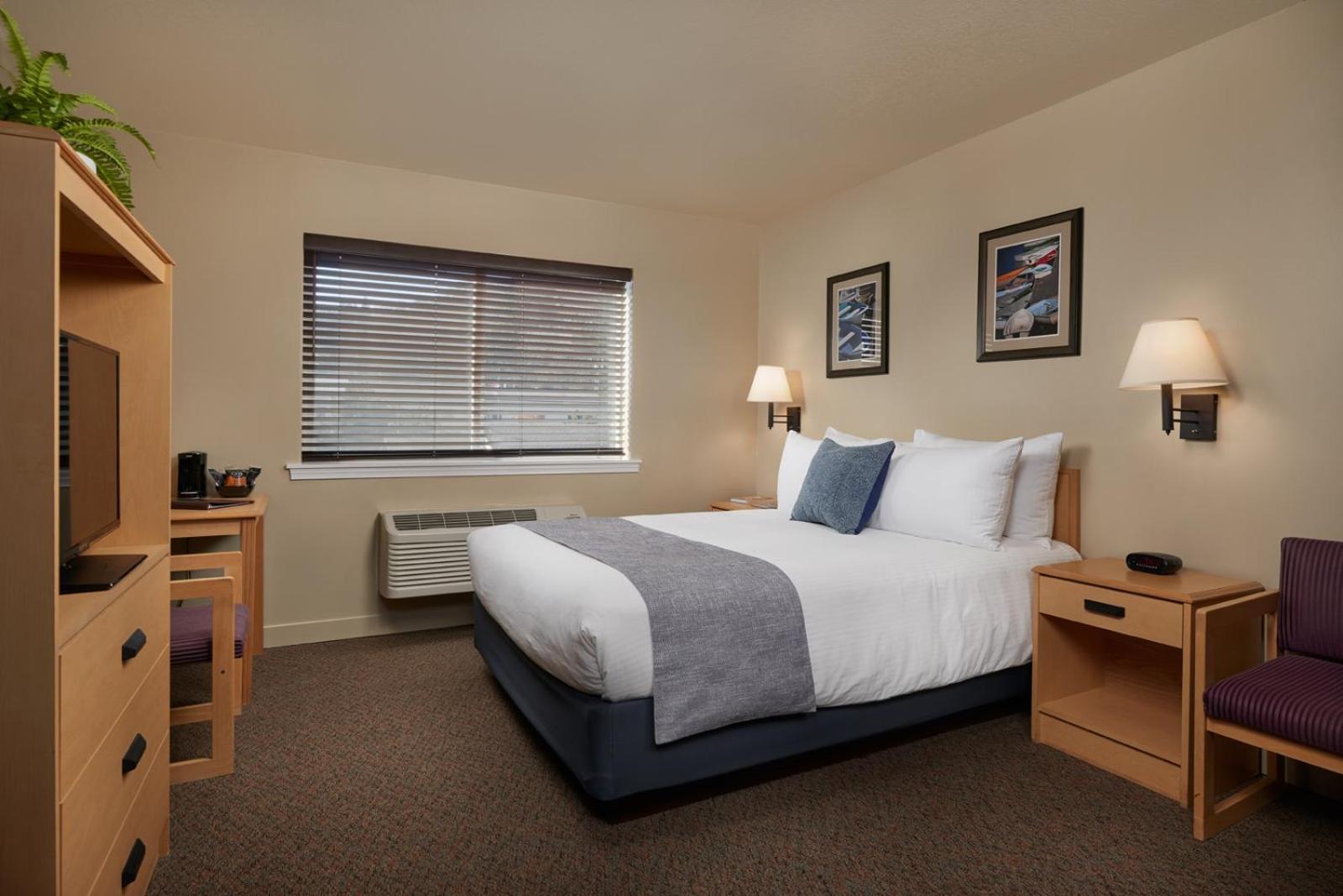 Deluxe Queen Room