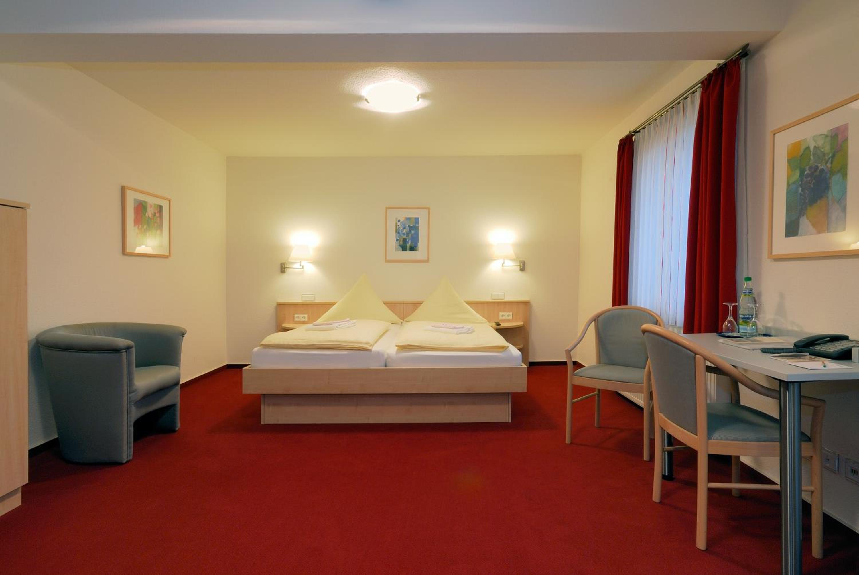 Standard Double Room - Photo 5