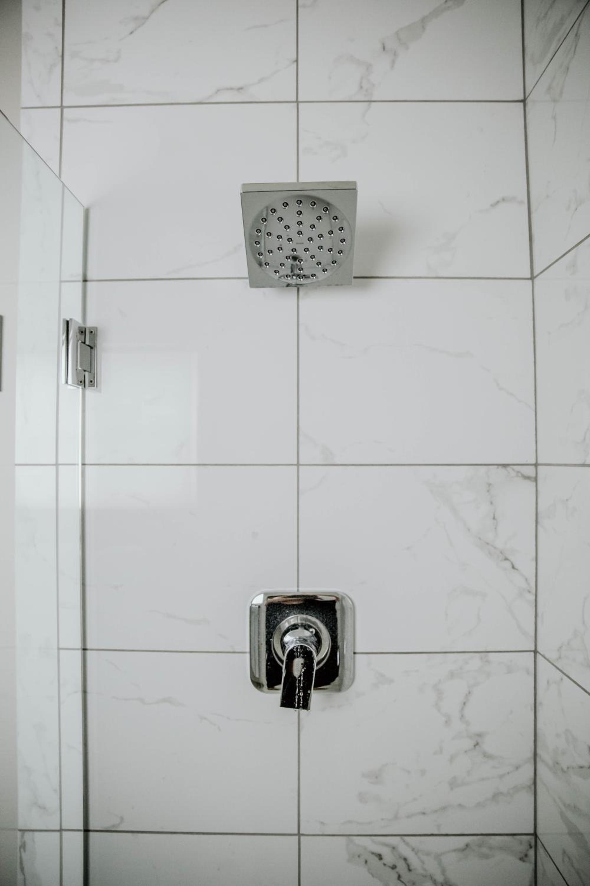Deluxe King Room - Photo 7