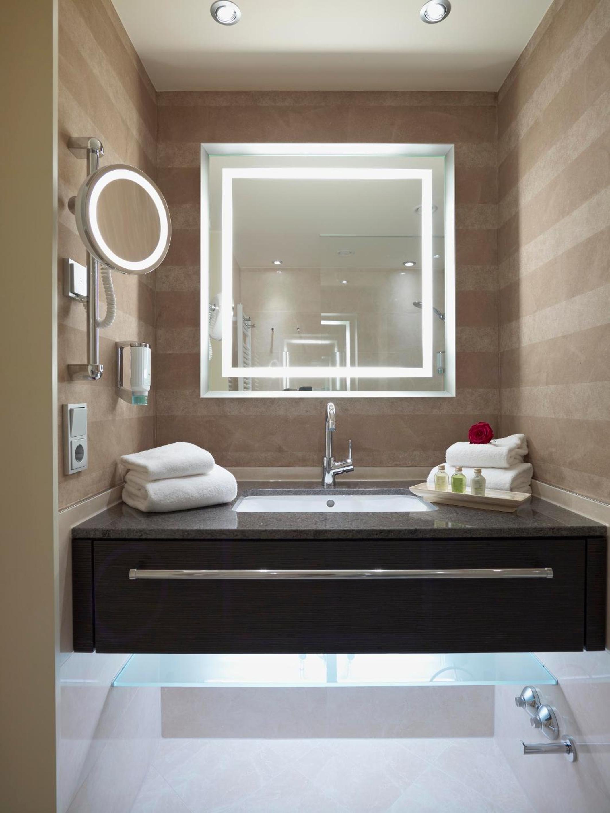 Standard Double Room - Photo 7