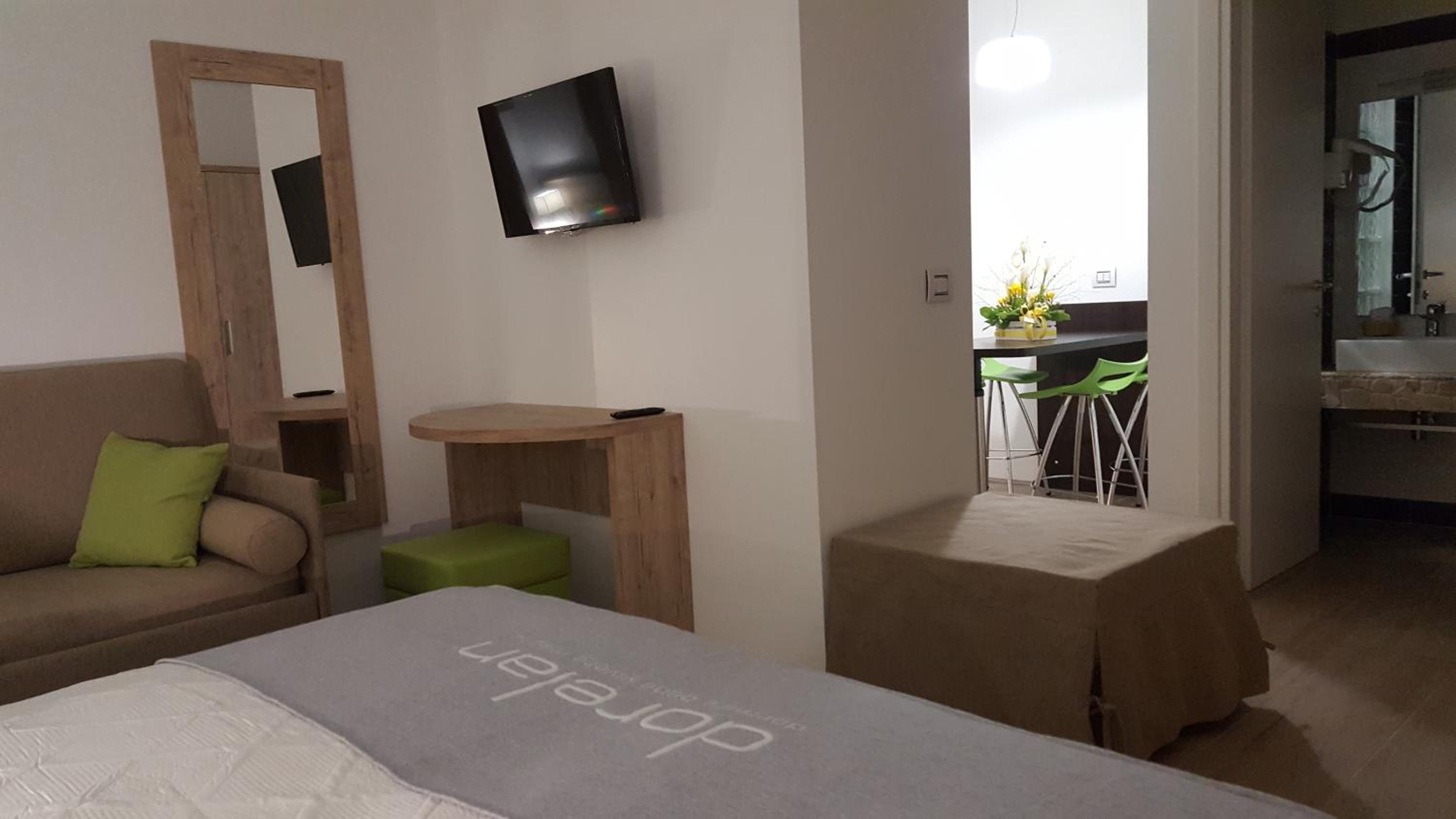 Quadruple Room - Photo 15
