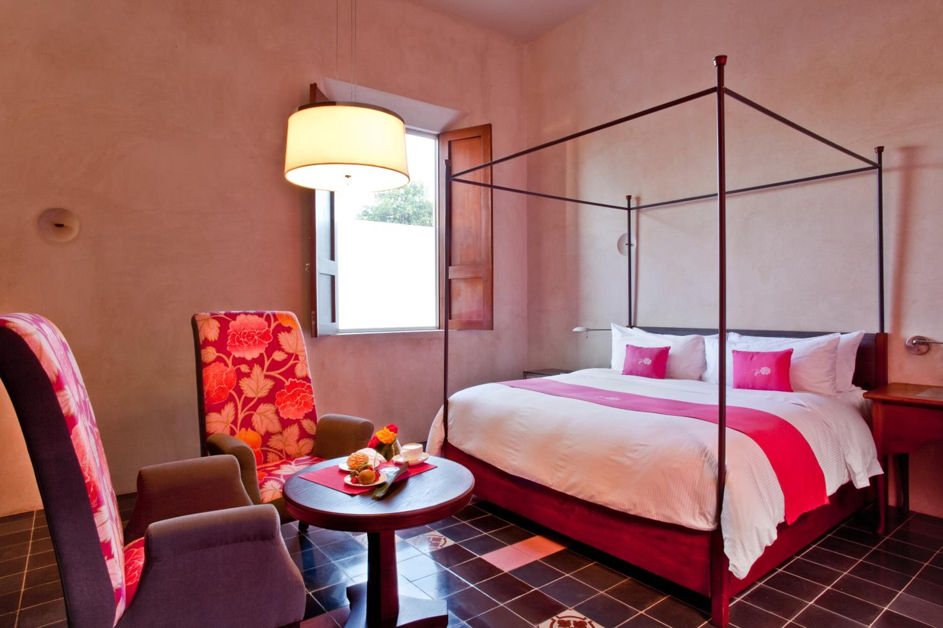 Deluxe King Room - Photo 6