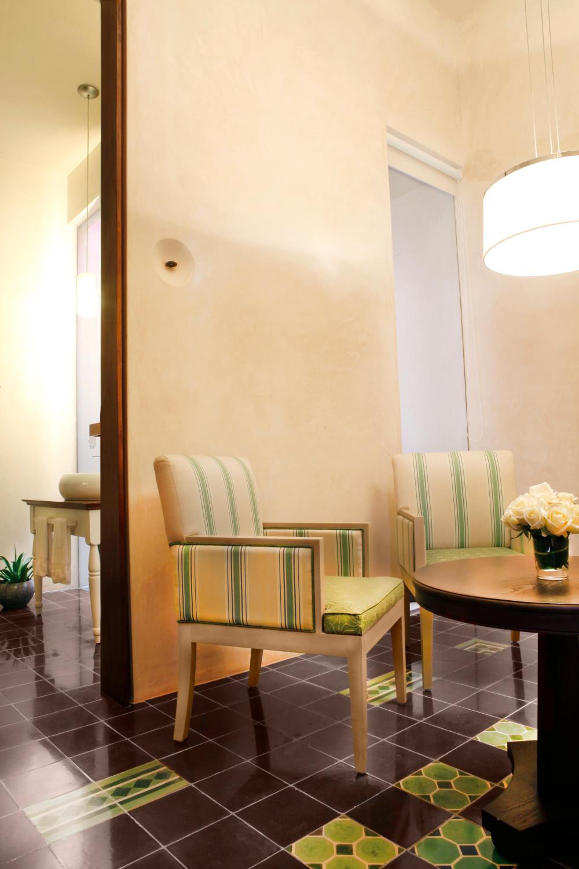 Deluxe Double Room with Two Double Beds - Photo 3