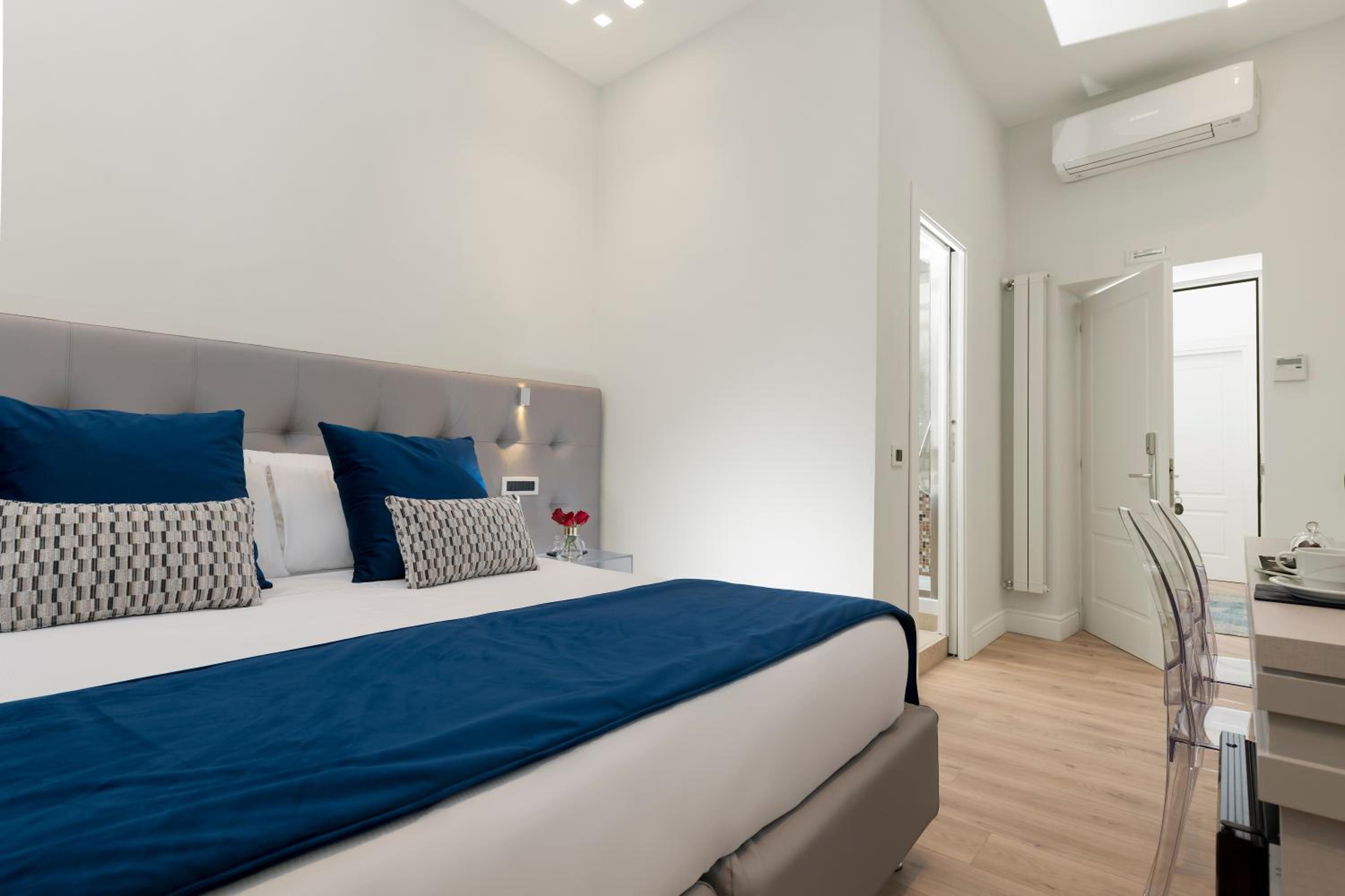 Standard Double or Twin Room photo 3