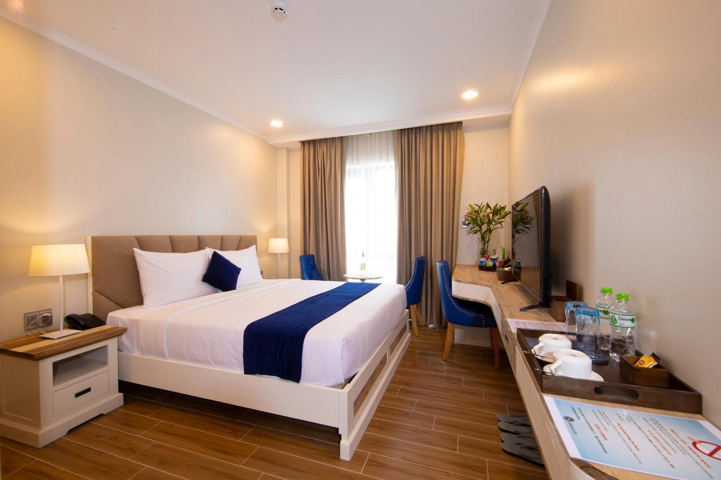Deluxe Double Room with Balcony