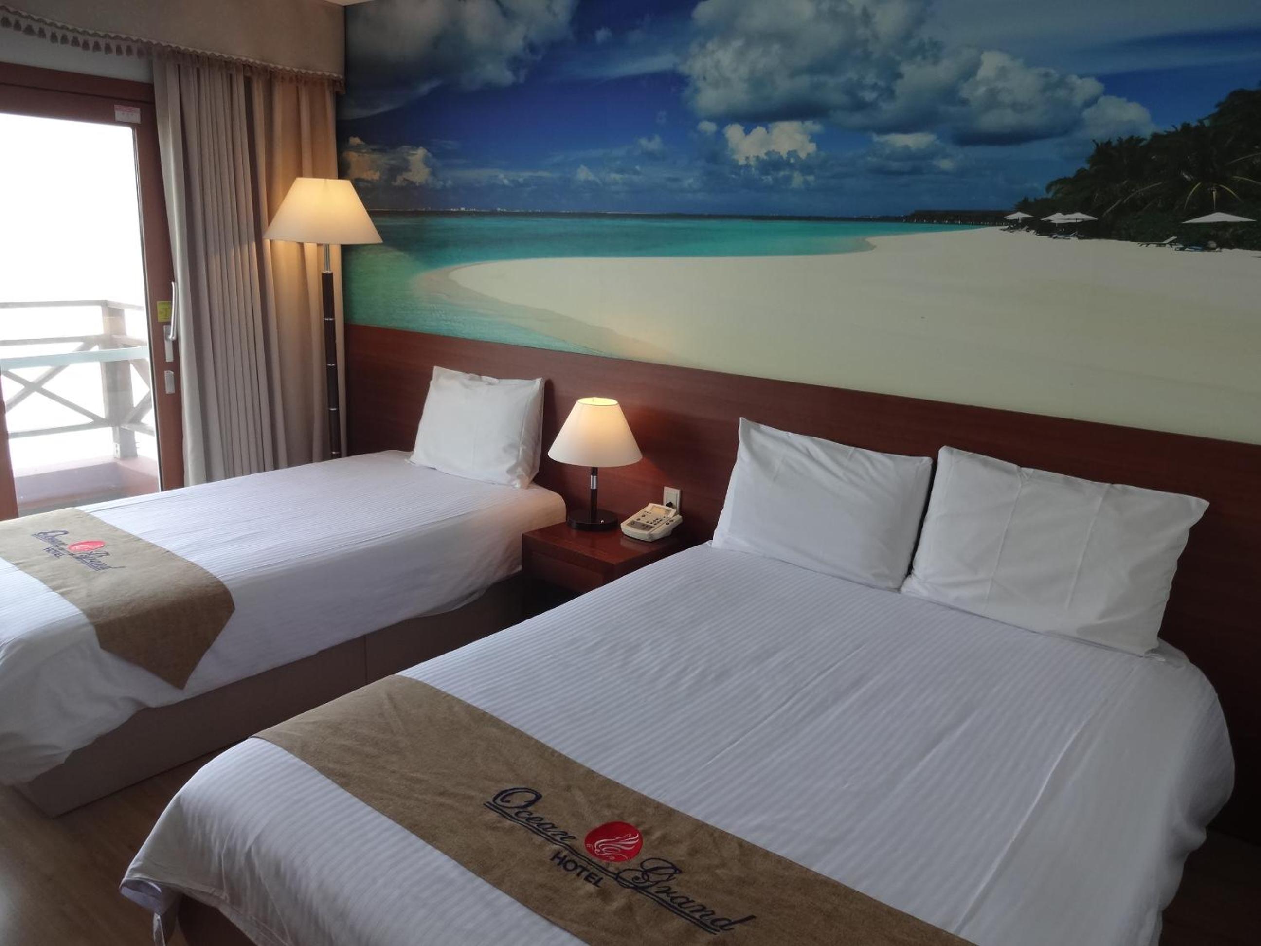 Deluxe Twin Room with Sea View - Photo 1