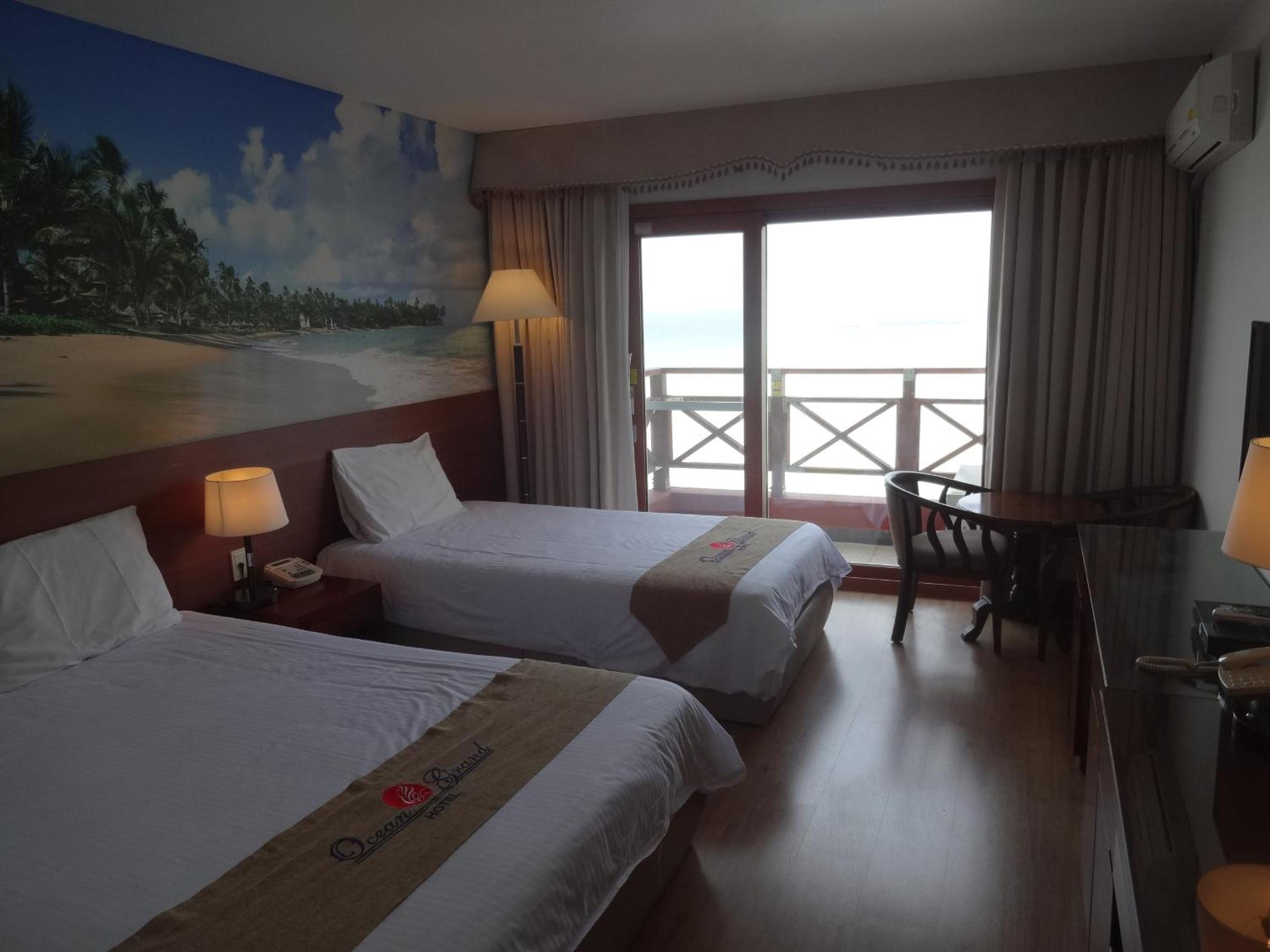 Deluxe Twin Room with Sea View - Photo 2