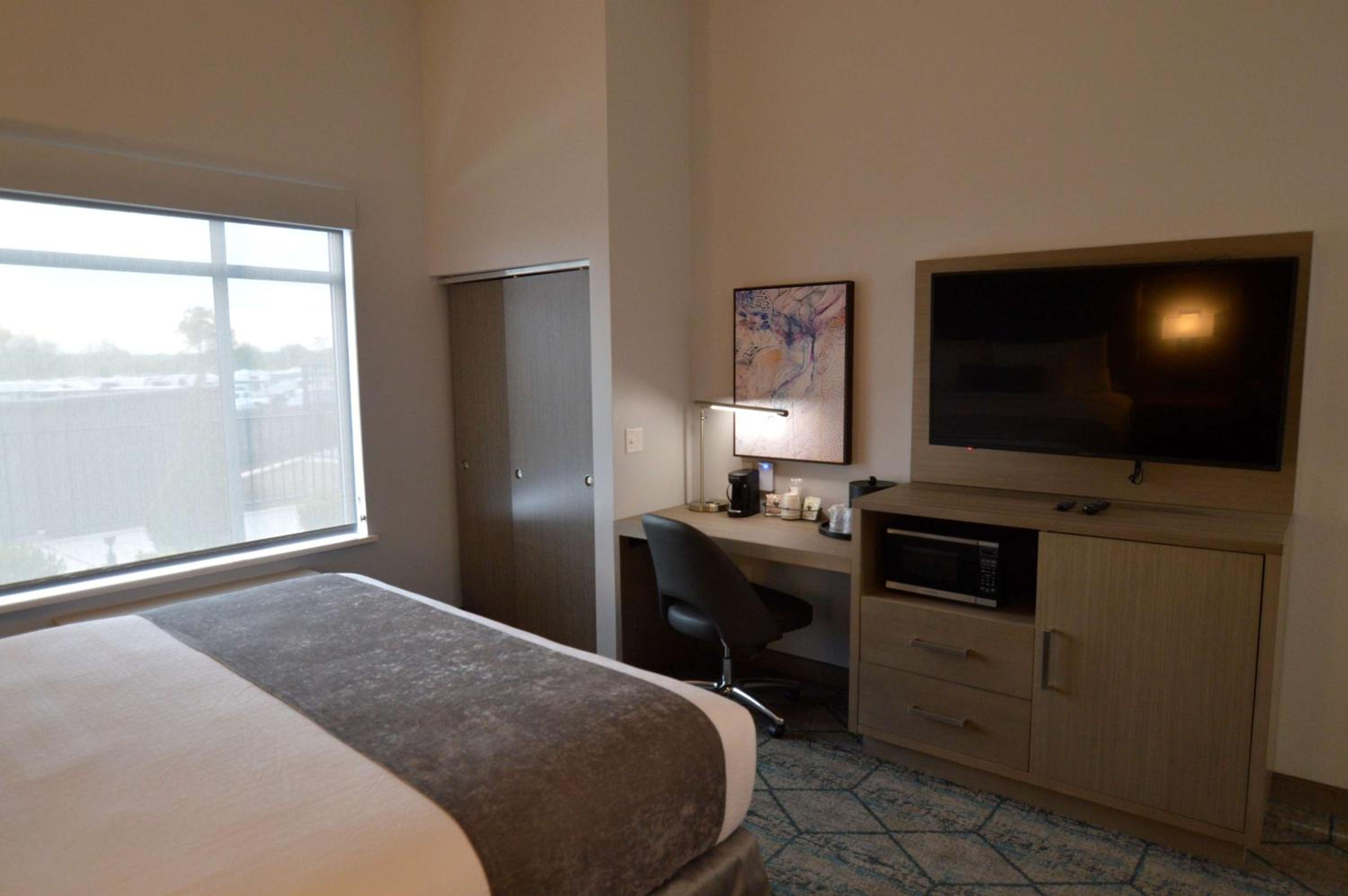 King Room - Disability Access - Photo 3