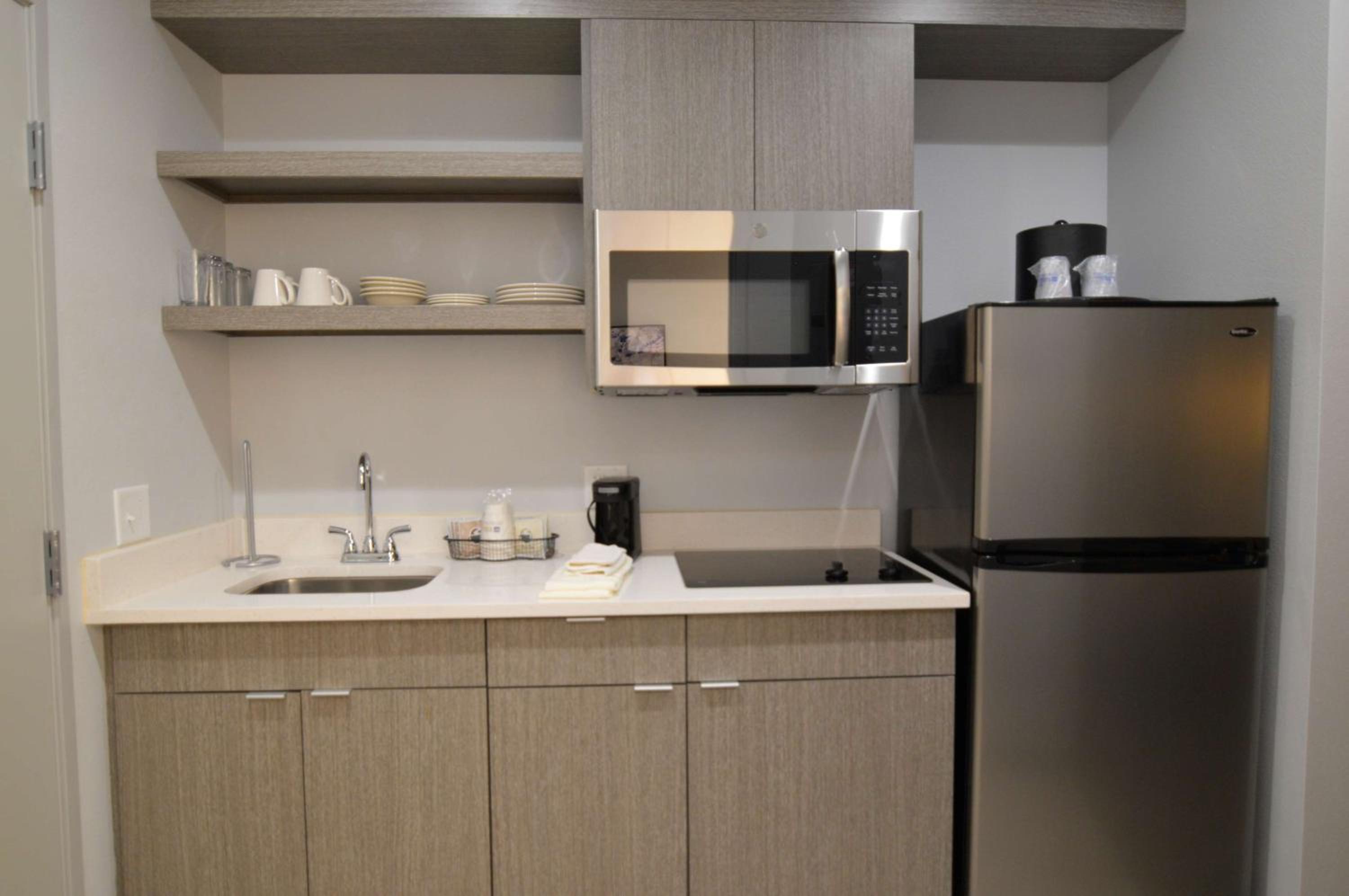 Queen Room with Two Queen Beds with Kitchenette - Photo 3