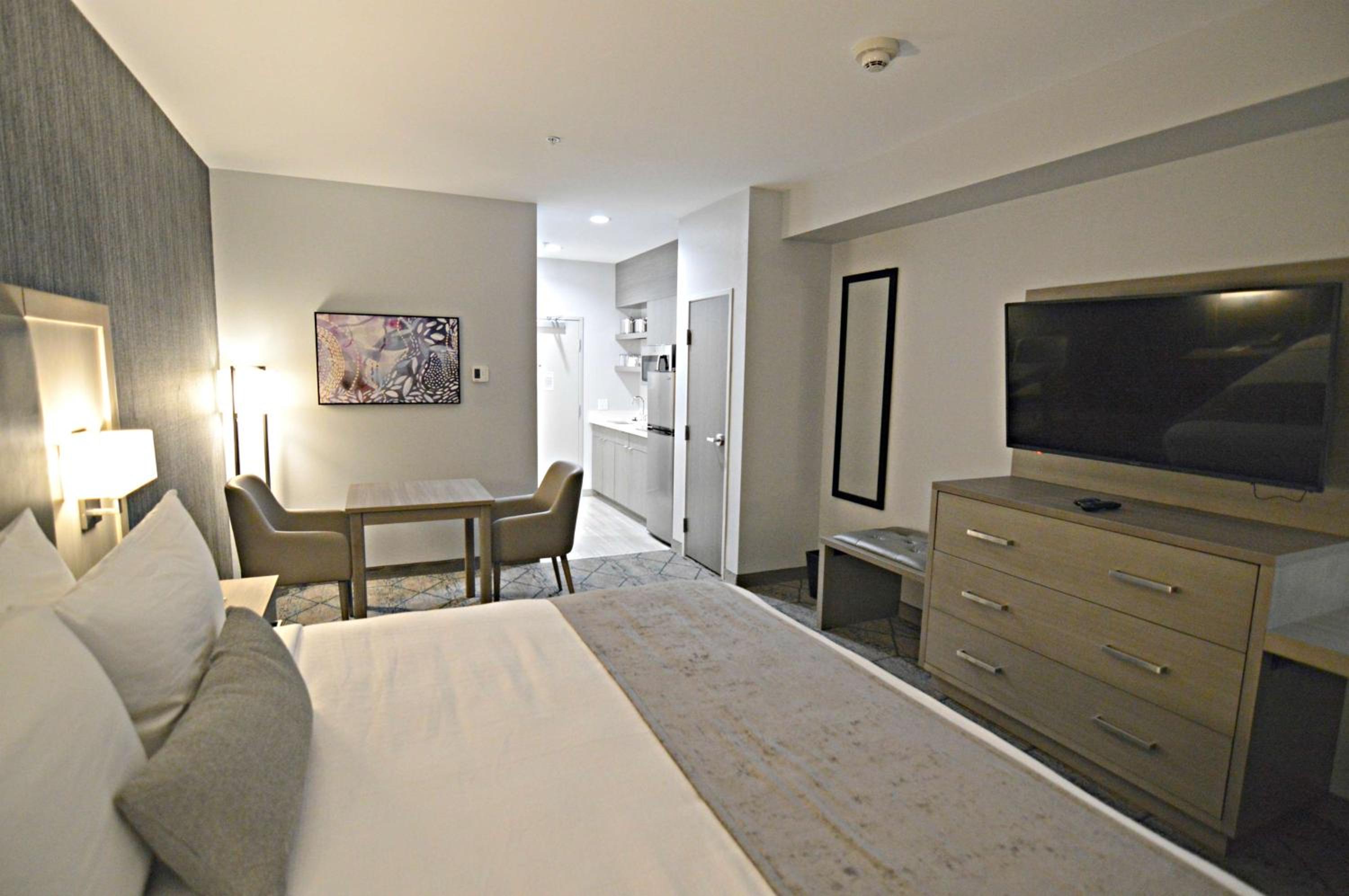 King Rom with Kitchenette - Photo 2