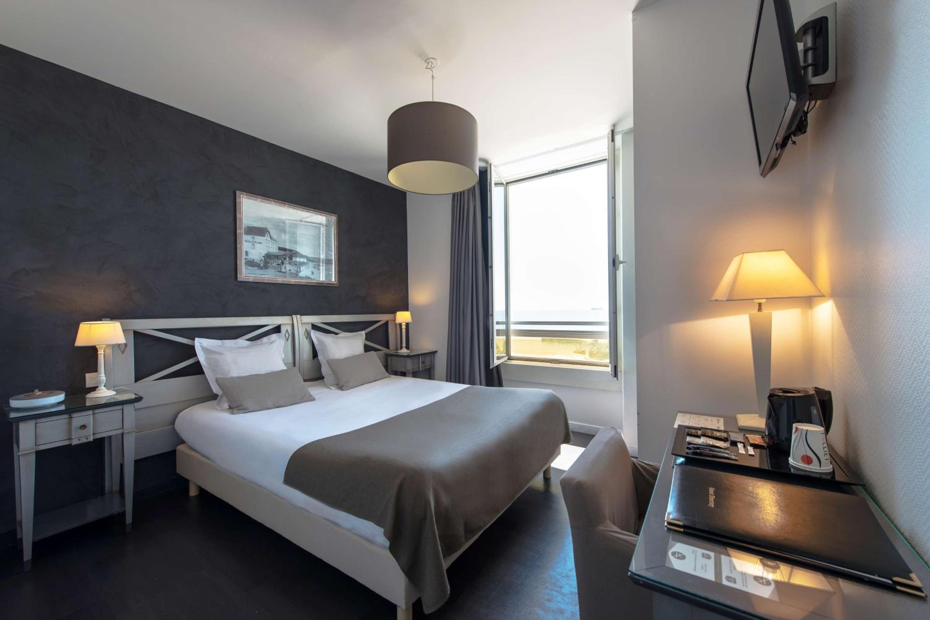 Classic Room with Sea View - Photo 1