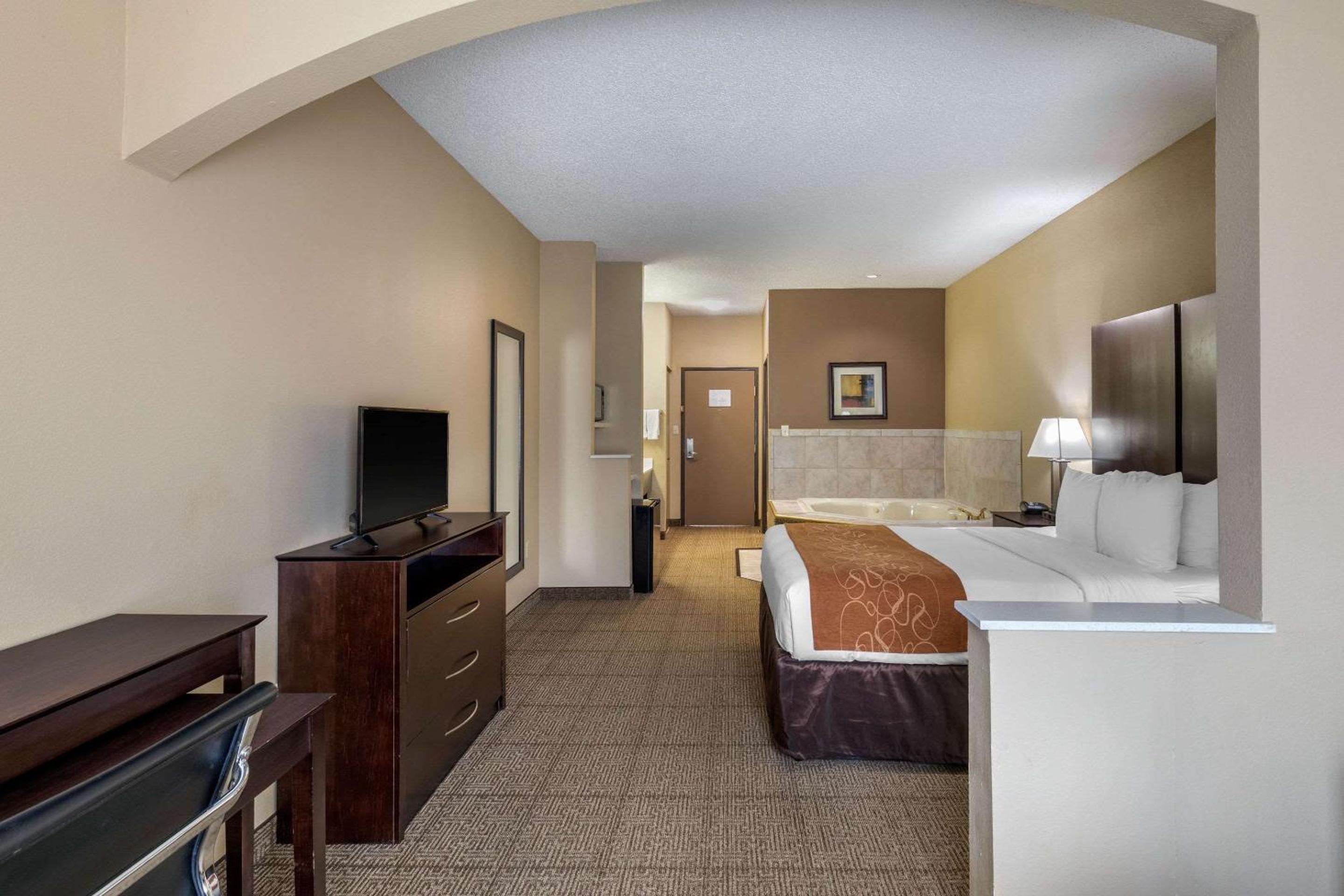 King Room - Accessible/Non-Smoking photo 3