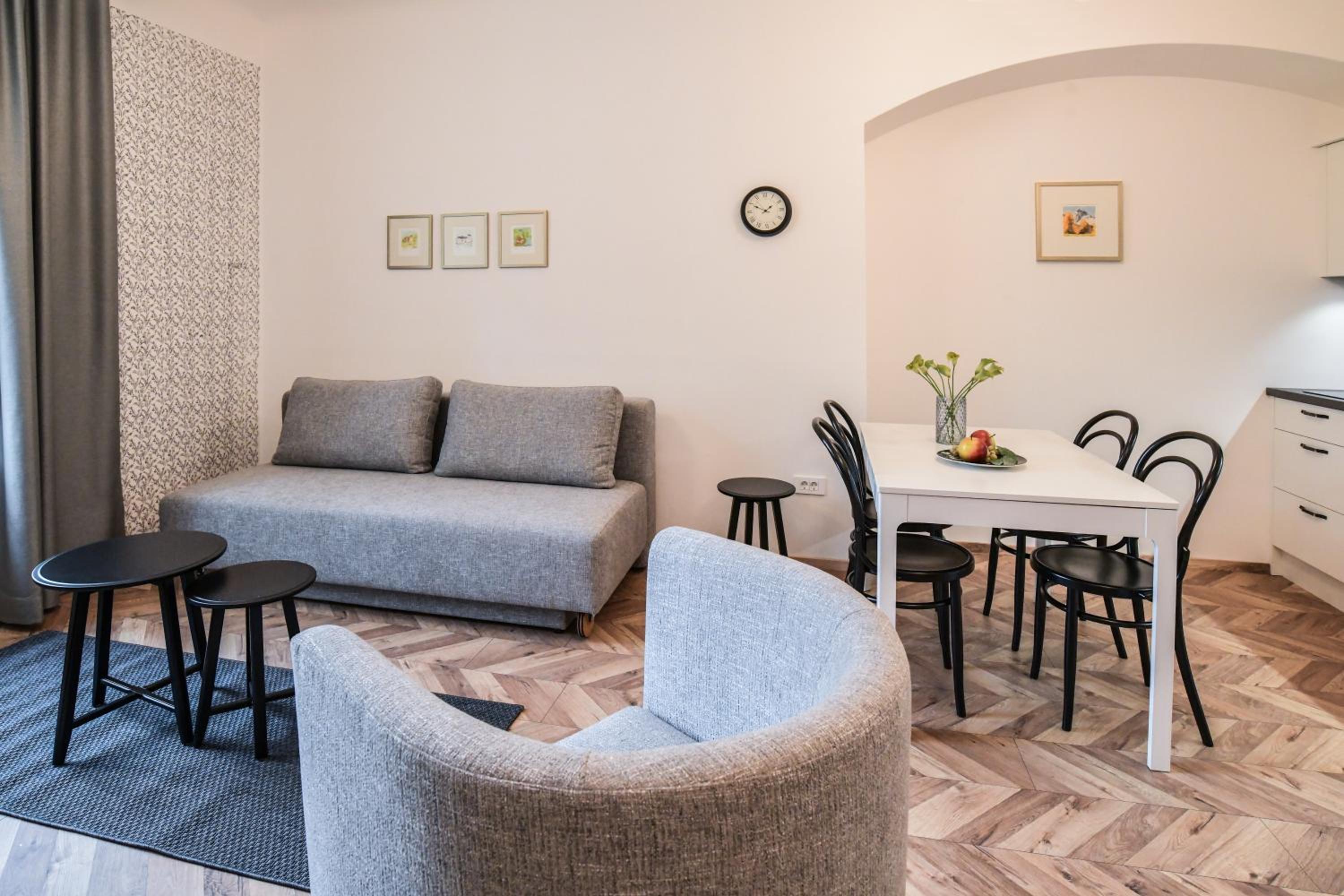 Apartment with Garden View - Photo 5