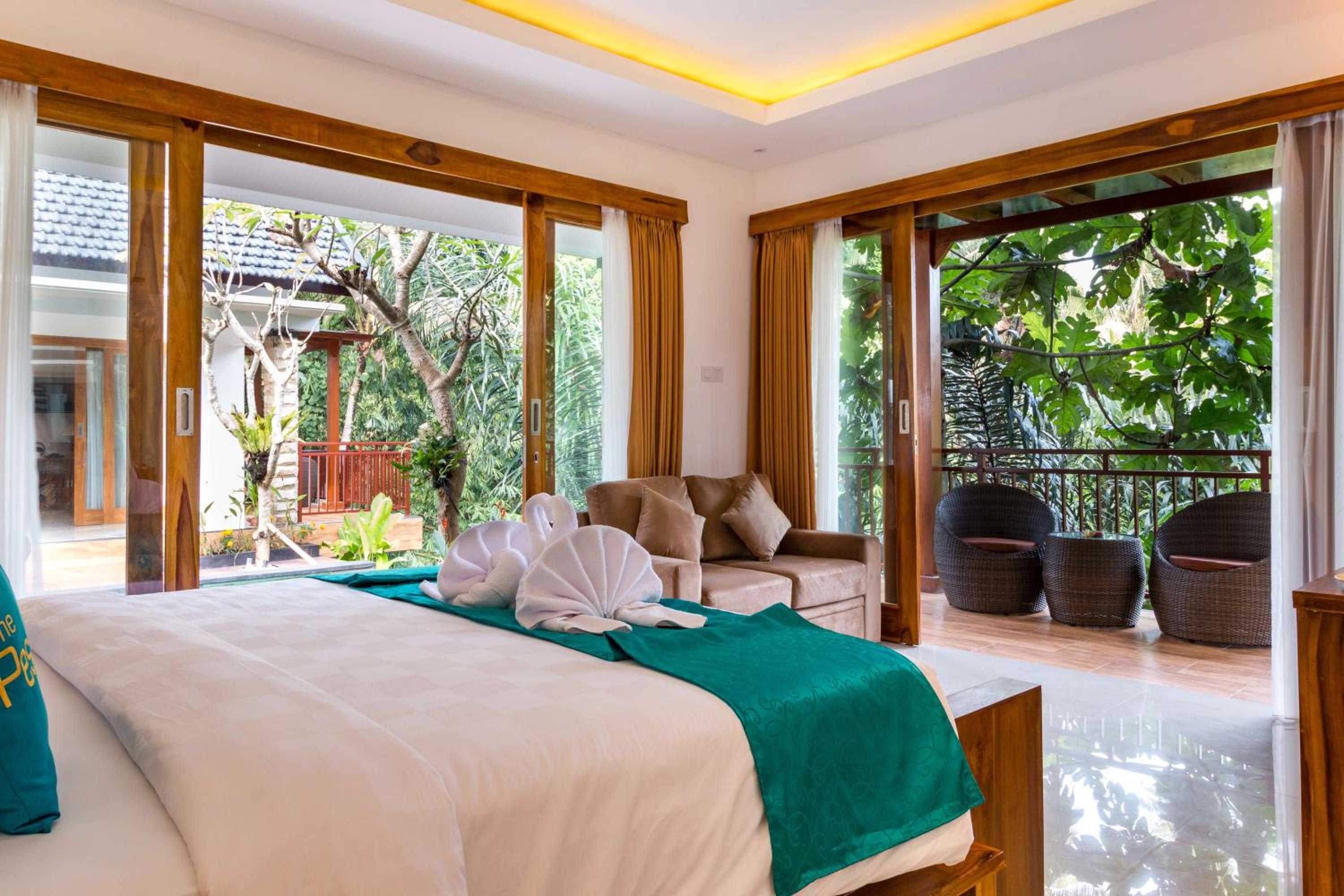 Suite with River View - Photo 13