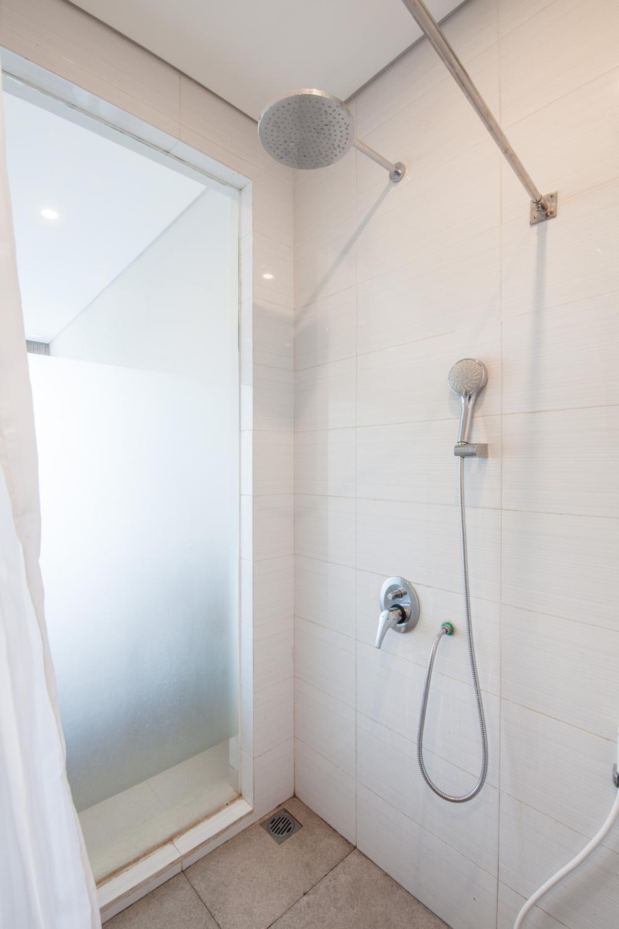 Deluxe King Room - Photo 5