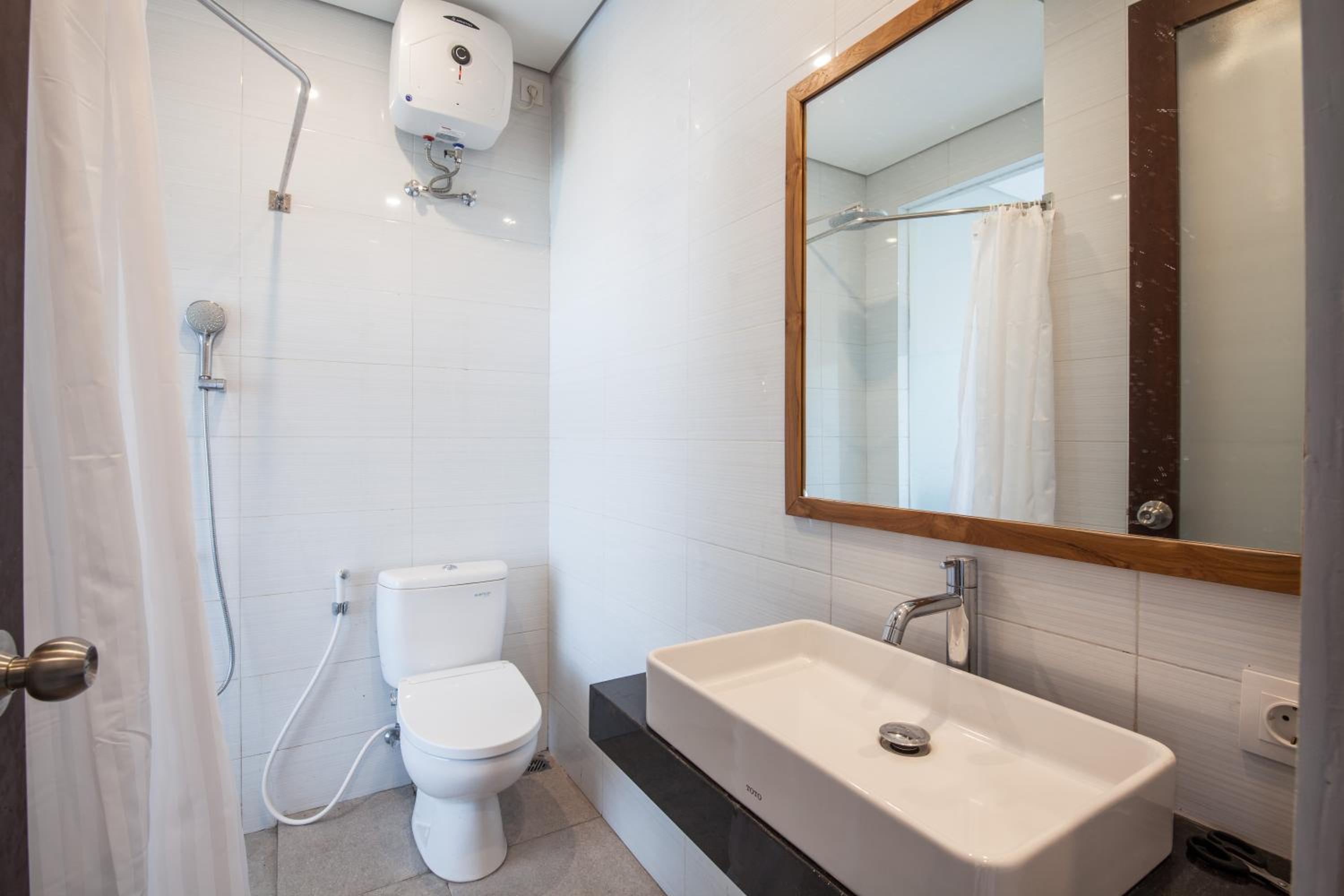 Deluxe King Room - Photo 6