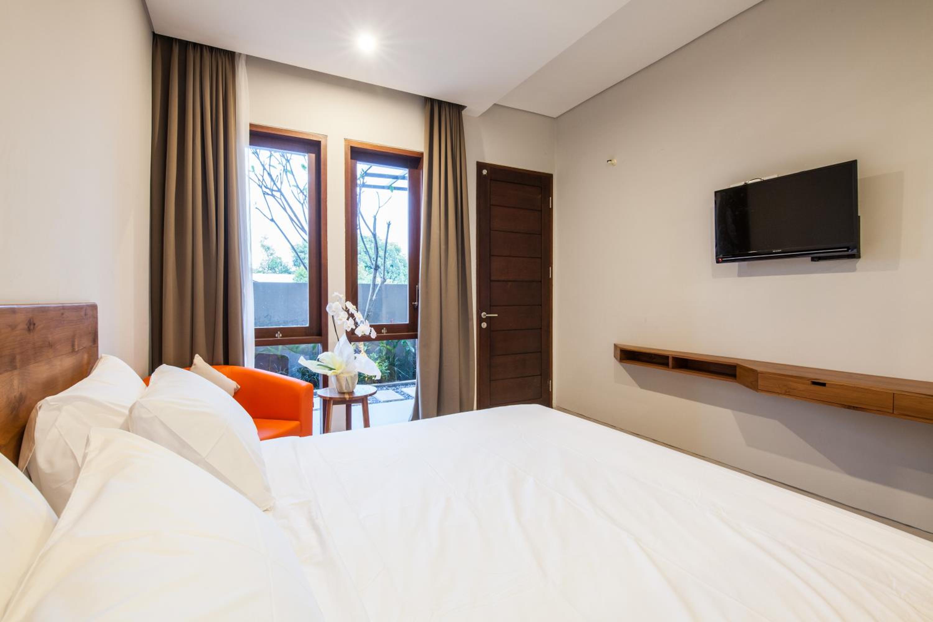 Deluxe King Room - Photo 3