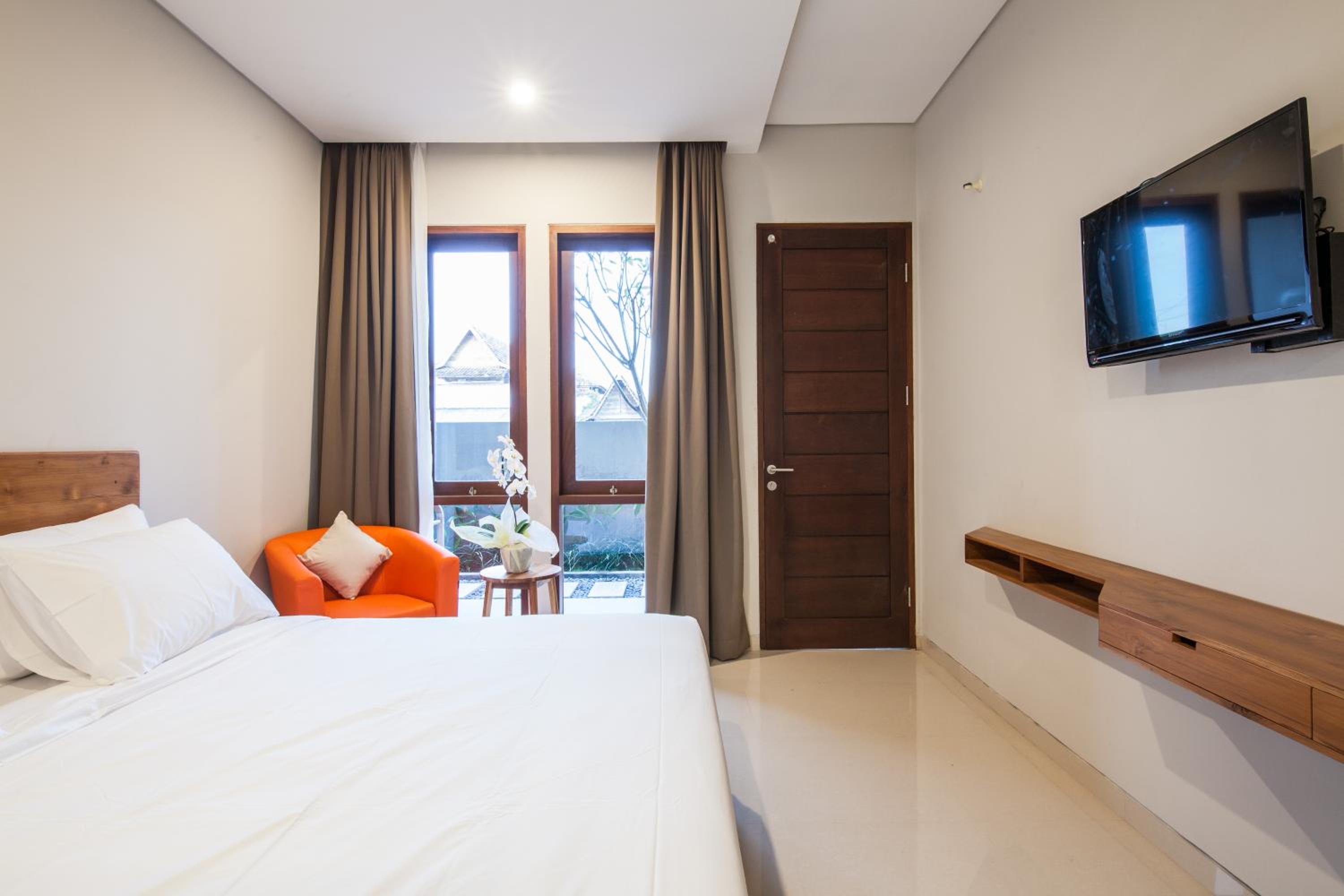 Deluxe King Room - Photo 15