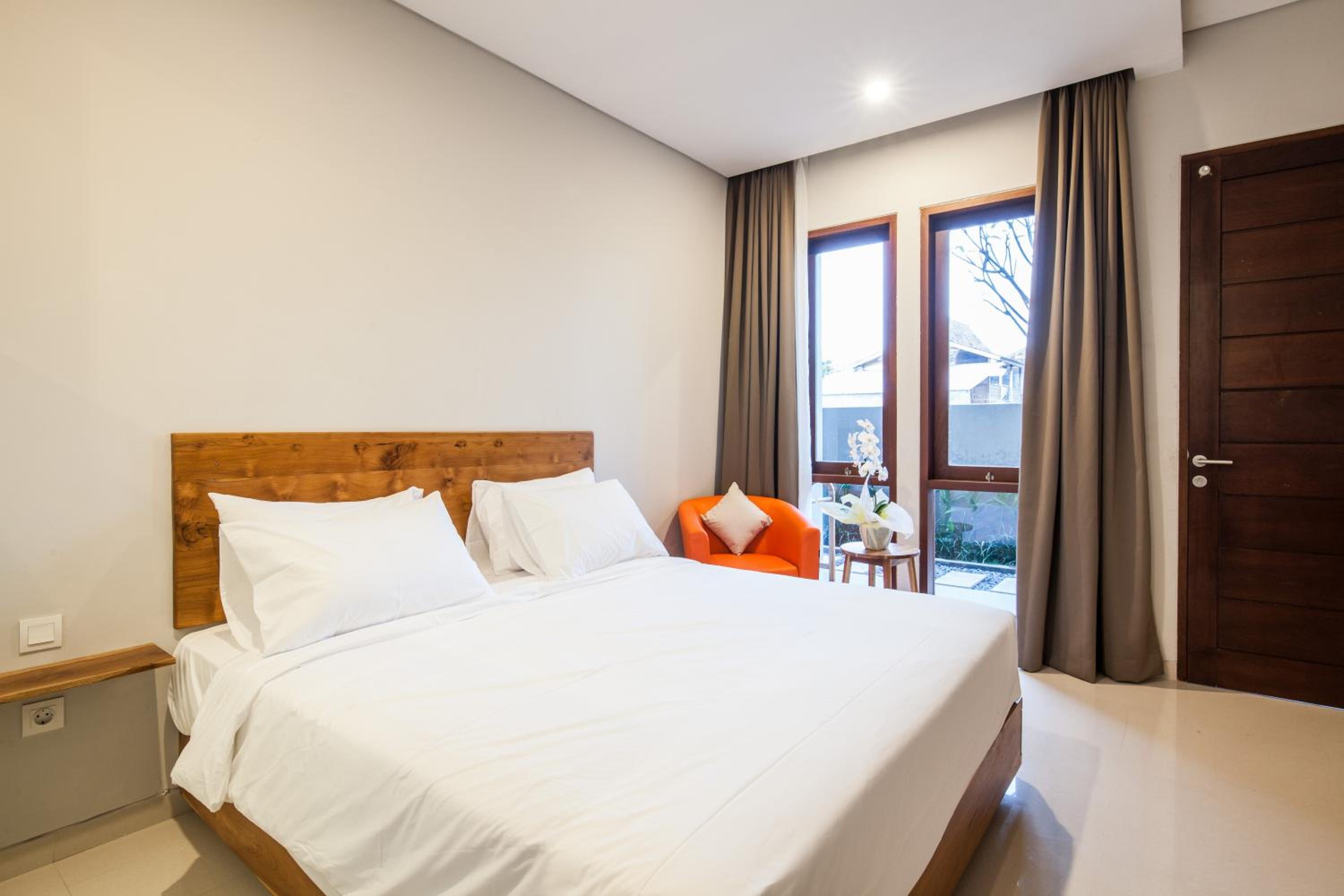 Deluxe King Room - Photo 1