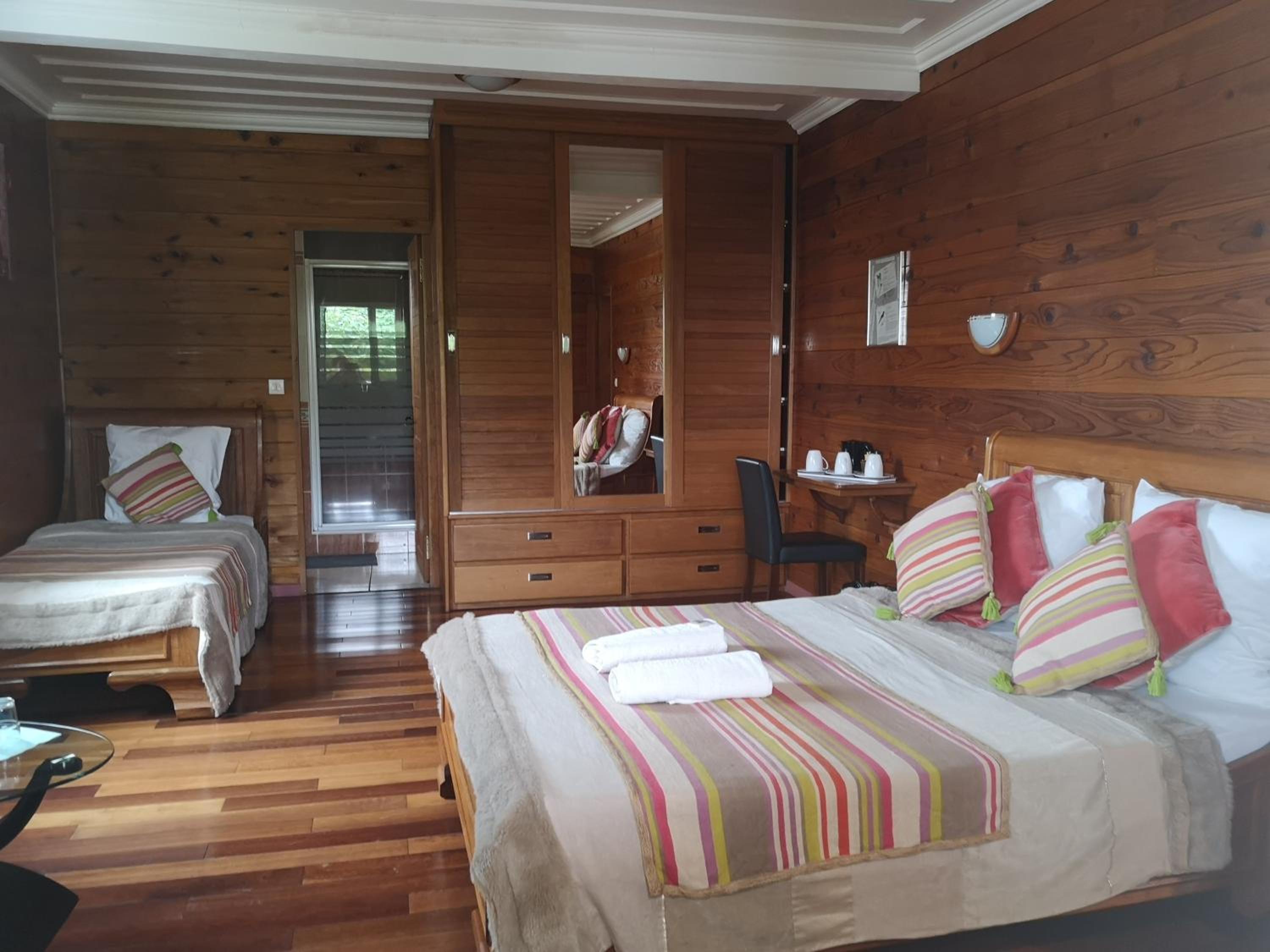 Triple Room - Photo 2