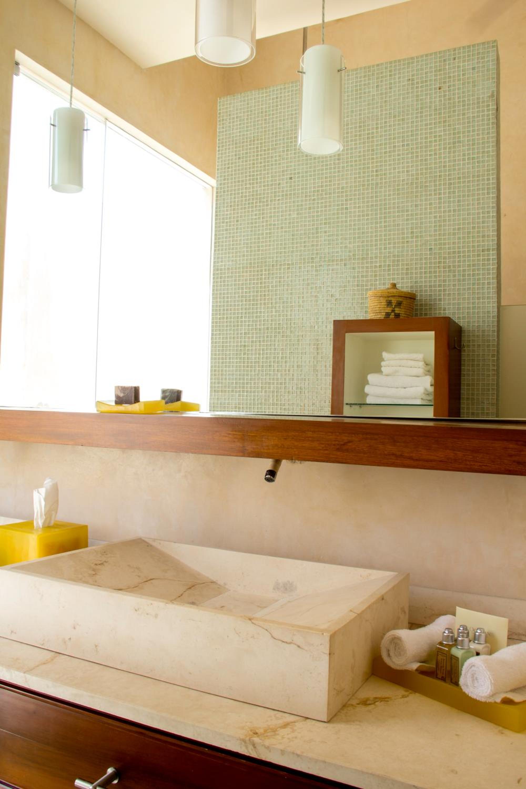 Deluxe Double Room with Two Double Beds - Photo 2
