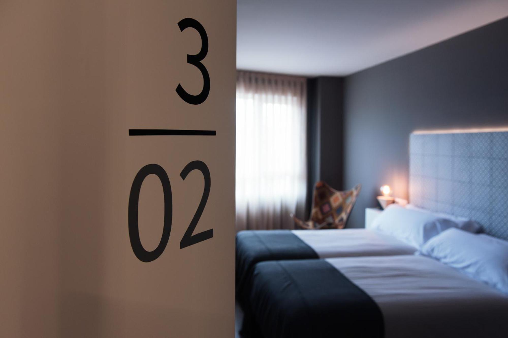 Double or Twin Room - Photo 8