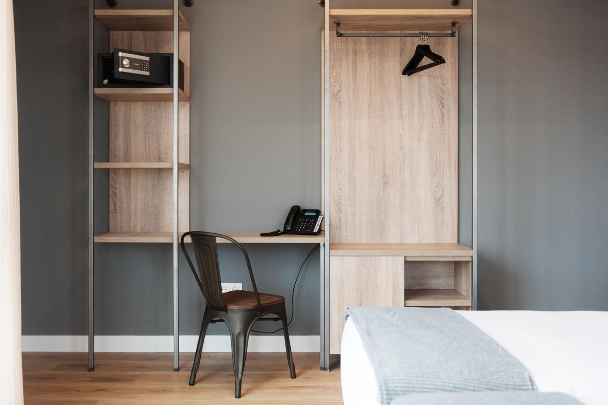 Double or Twin Room - Photo 3