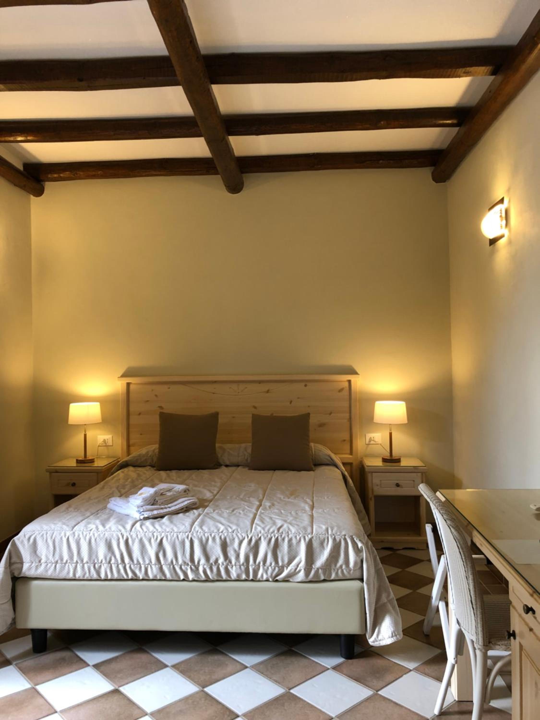 Double Room - Photo 8