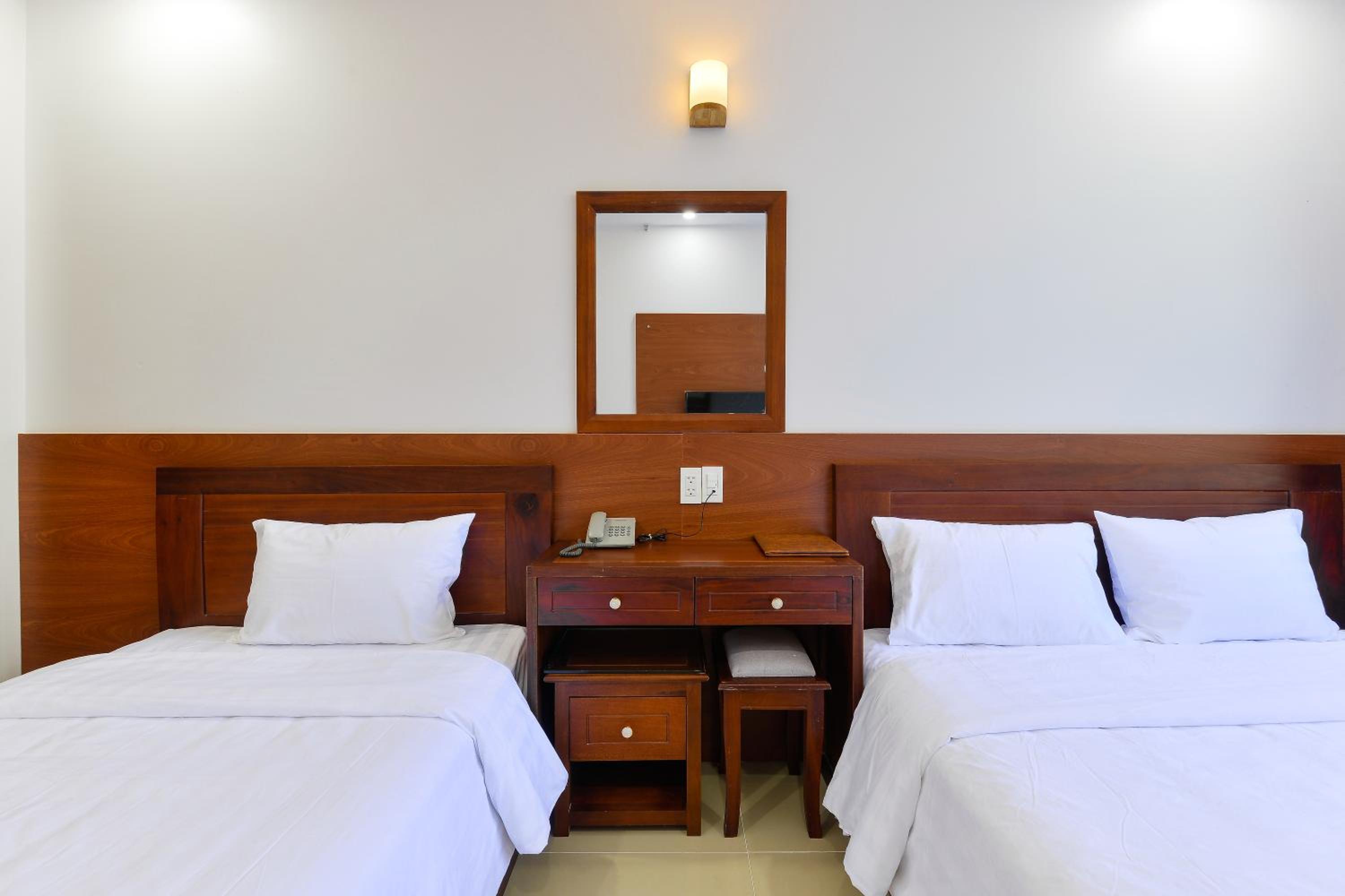 Basic Triple Room with Shared Bathroom