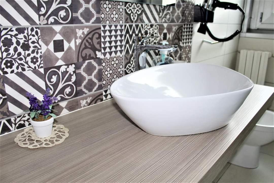 Double Room with Private Bathroom - Photo 7